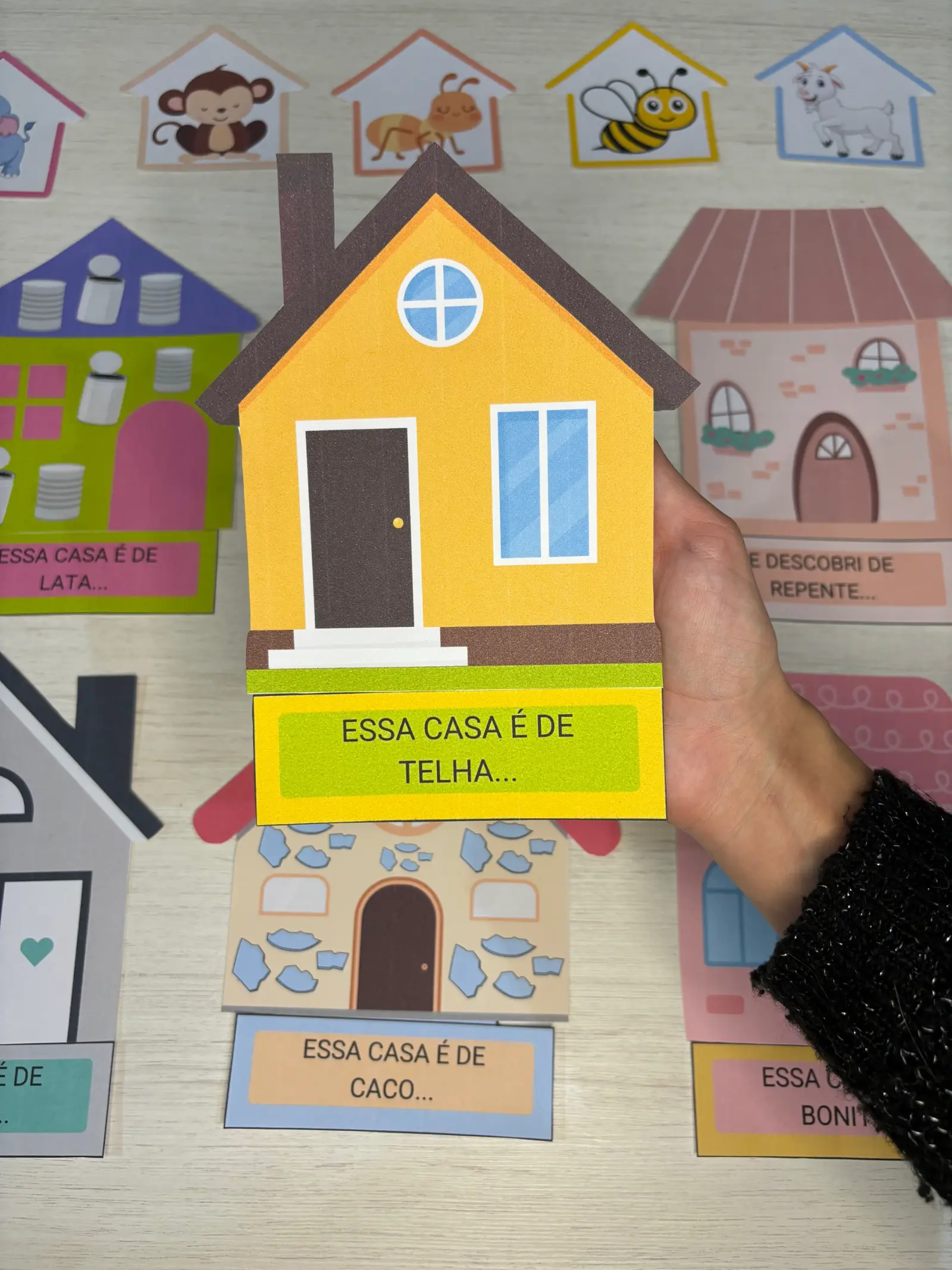 "A Casa e o seu Dono": Atividade Interativa de Rimas e Alfabetização — amostra 3: Trabalhe rimas e consciência fonológica… "A Casa e o seu Dono": Atividade Interativa de Rimas e Alfabetização — amostra 3: Trabalhe rimas e consciência fonológica…
