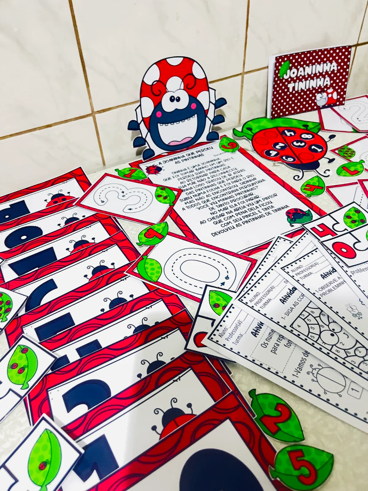 A Joaninha que Perdeu as Pintinhas 🐞 — amostra 2: A Joaninha que Perdeu as Pintinhas 🐞✨ Um kit lúdico e completo com…