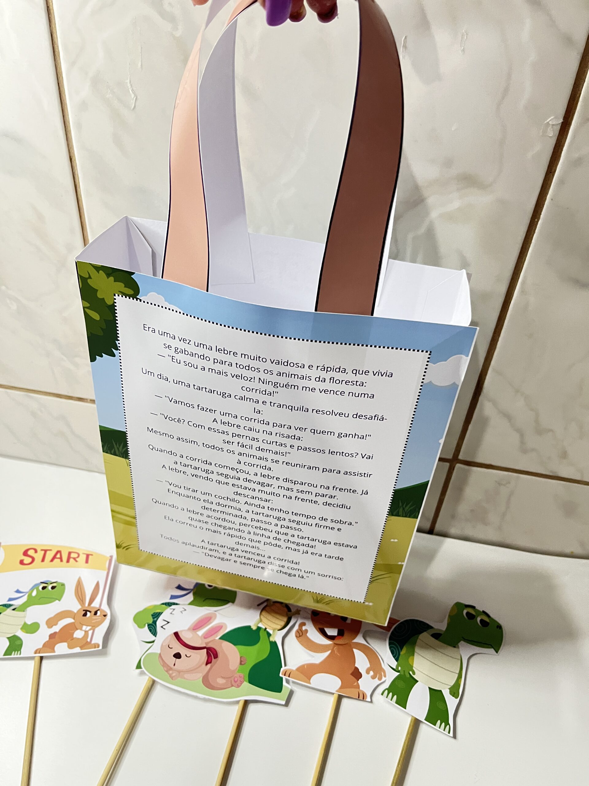 A lebre e a tartaruga sacola teatral + bônus especial | Educação Infantil e Anos Iniciais — amostra 3: Para quem é indicado A lebre e a tartaruga sacola teatral + bônus especial | Educação Infantil e Anos Iniciais — amostra 3: Para quem é indicado