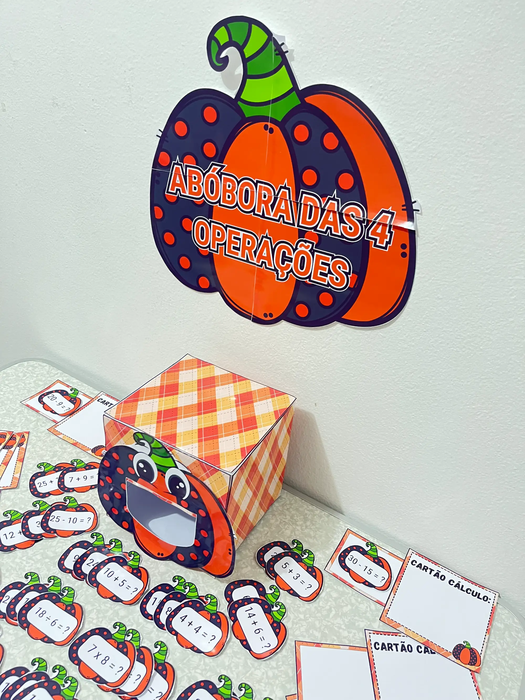 Abóbora das 4 Operações Matemáticas para ensino fundamental — amostra 2: Recurso pedagógico temático com caixa de abóbora e…