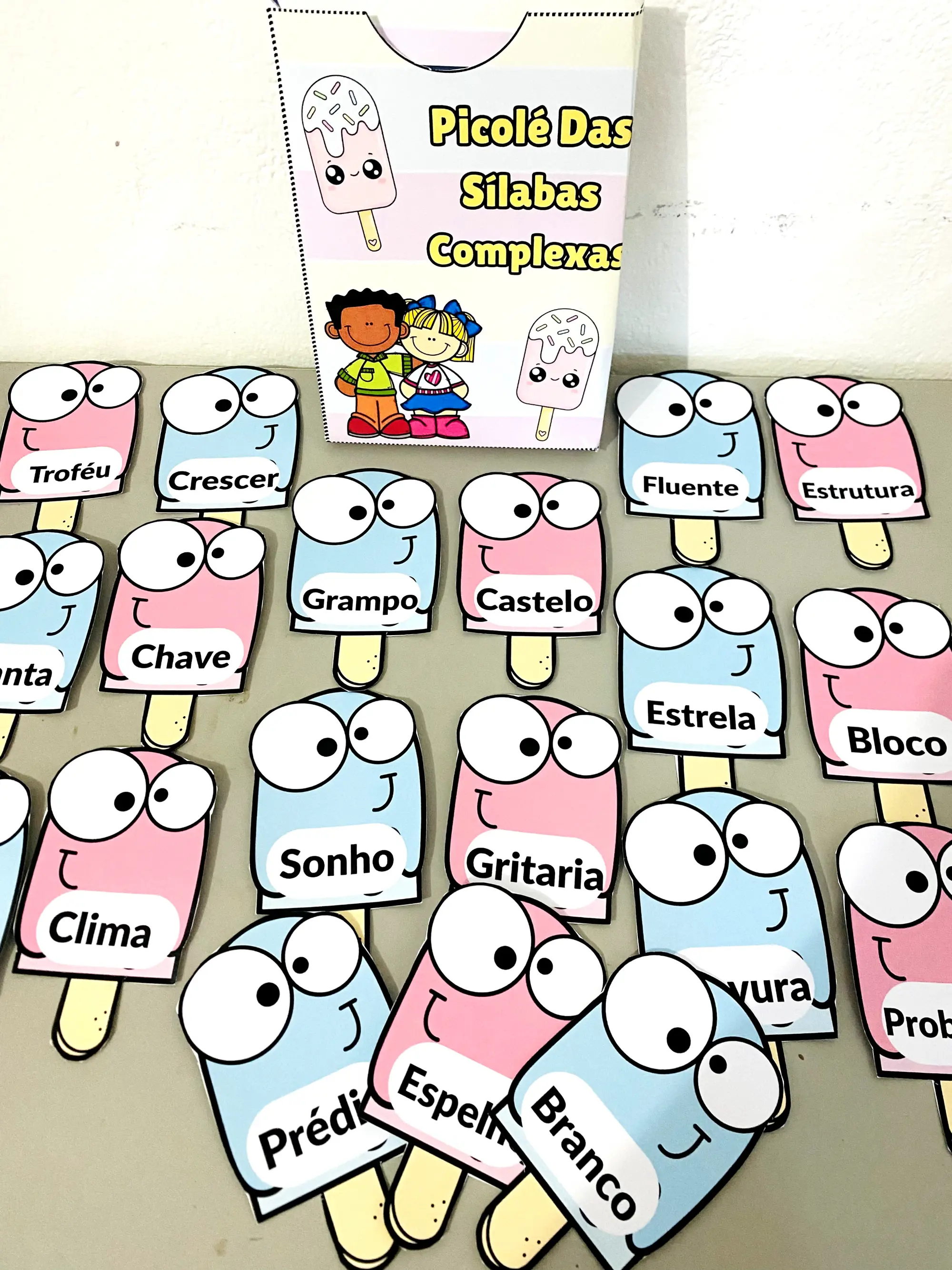 ALFABETIZAÇÃO – PICOLÉ DAS SÍLABAS COMPLEXAS 🍦✨ — amostra 5: O Picolé das Sílabas Complexas é um recurso pedagógico criado… ALFABETIZAÇÃO – PICOLÉ DAS SÍLABAS COMPLEXAS 🍦✨ — amostra 5: O Picolé das Sílabas Complexas é um recurso pedagógico criado…