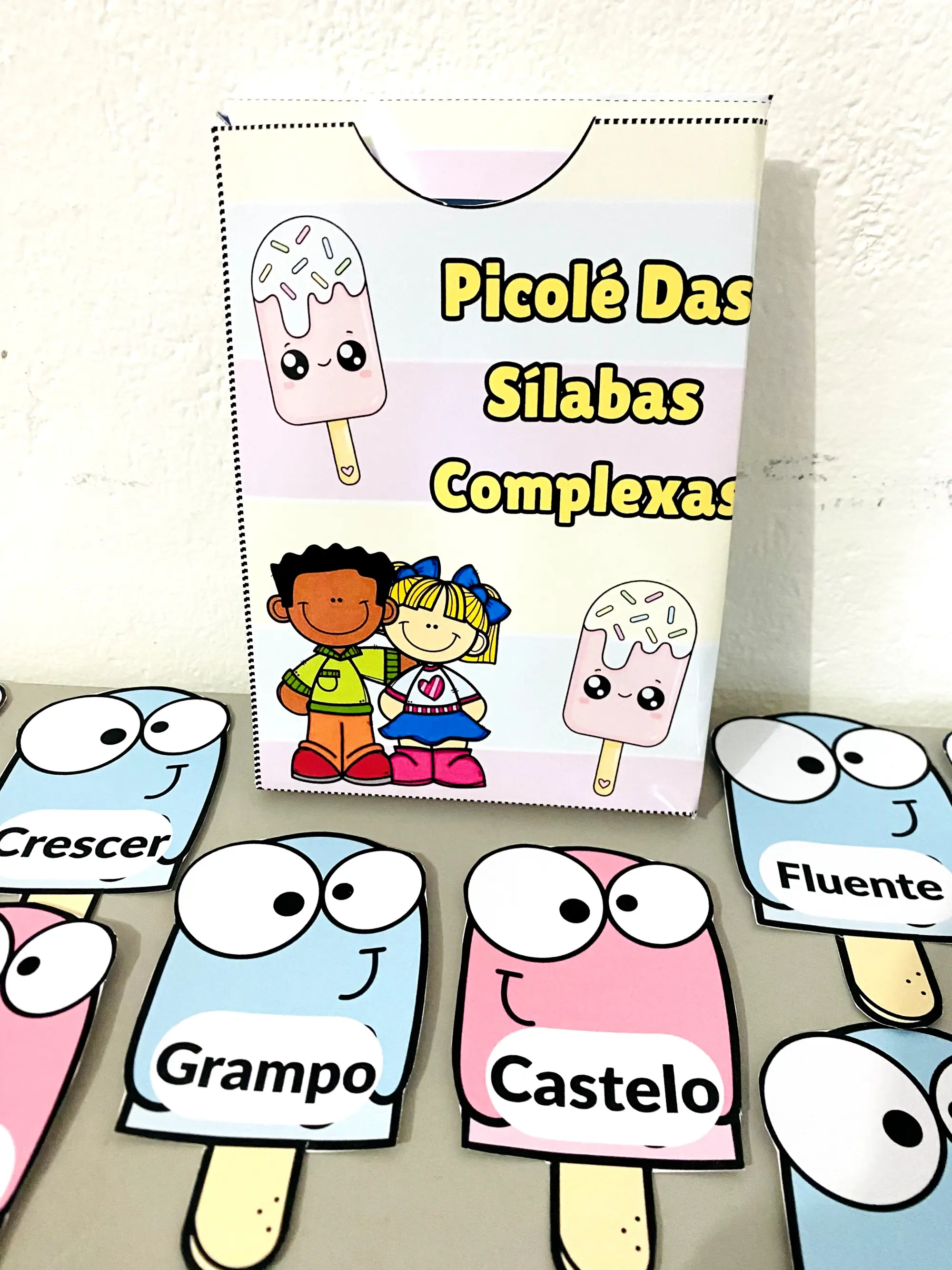 ALFABETIZAÇÃO – PICOLÉ DAS SÍLABAS COMPLEXAS 🍦✨ — amostra 6: O Picolé das Sílabas Complexas é um recurso pedagógico criado… ALFABETIZAÇÃO – PICOLÉ DAS SÍLABAS COMPLEXAS 🍦✨ — amostra 6: O Picolé das Sílabas Complexas é um recurso pedagógico criado…