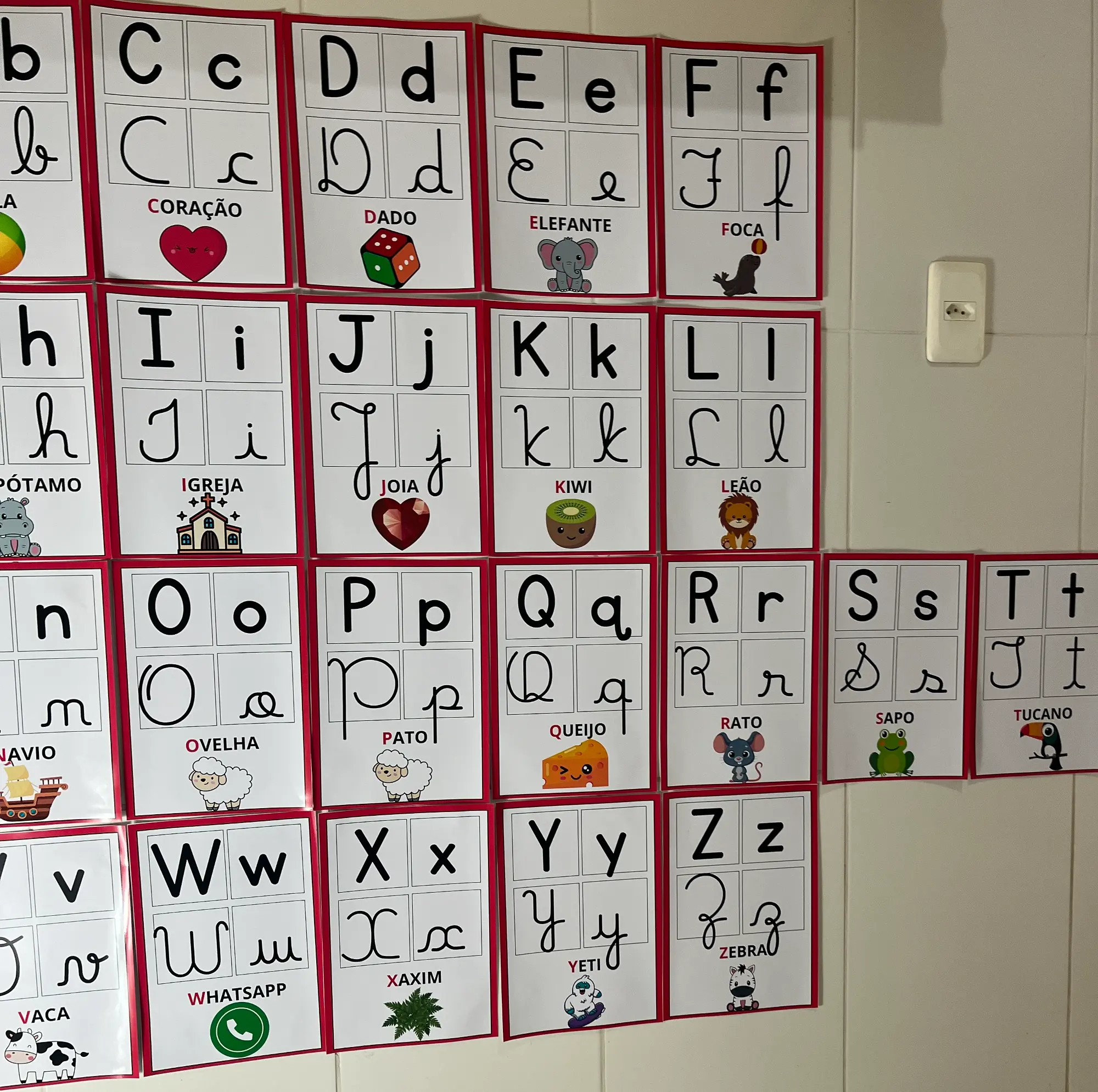 Alfabeto de Parede – 4 Tipos de Letras com Imagens — capa do material