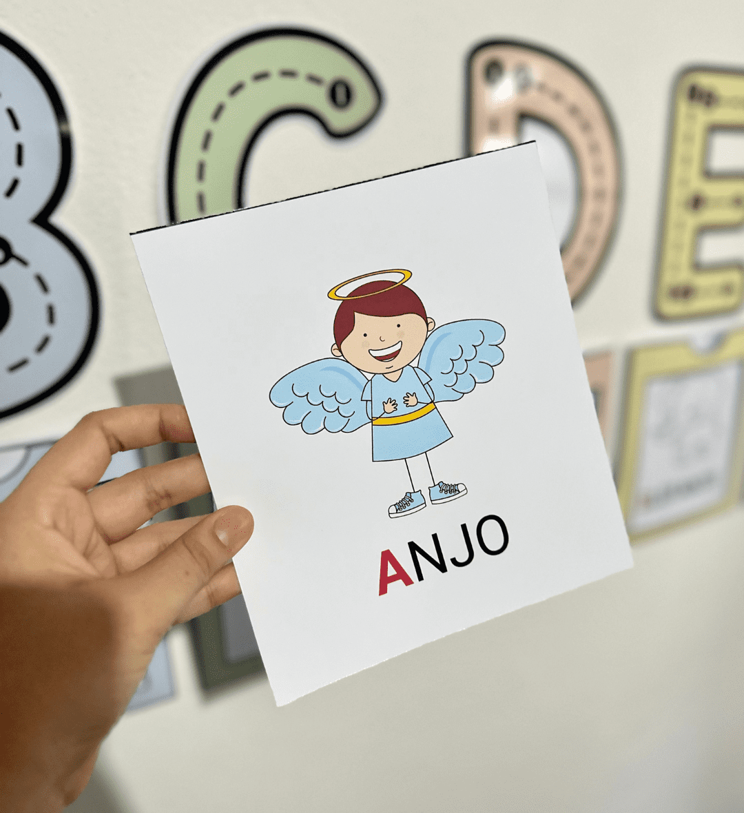 Alfabeto de parede interativo com figuras e desenhos para colorir — amostra 4: Para quem é indicado
