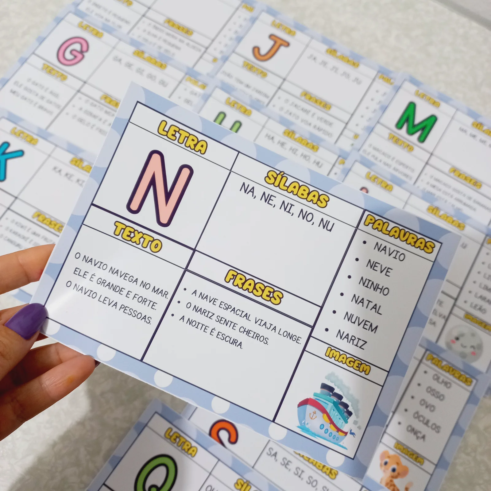 Alfabeto em Ação – Fichas de Alfabetização com Sílabas — amostra 6: Material de alfabetização com 26 fichas , uma para cada… Alfabeto em Ação – Fichas de Alfabetização com Sílabas — amostra 6: Material de alfabetização com 26 fichas , uma para cada…