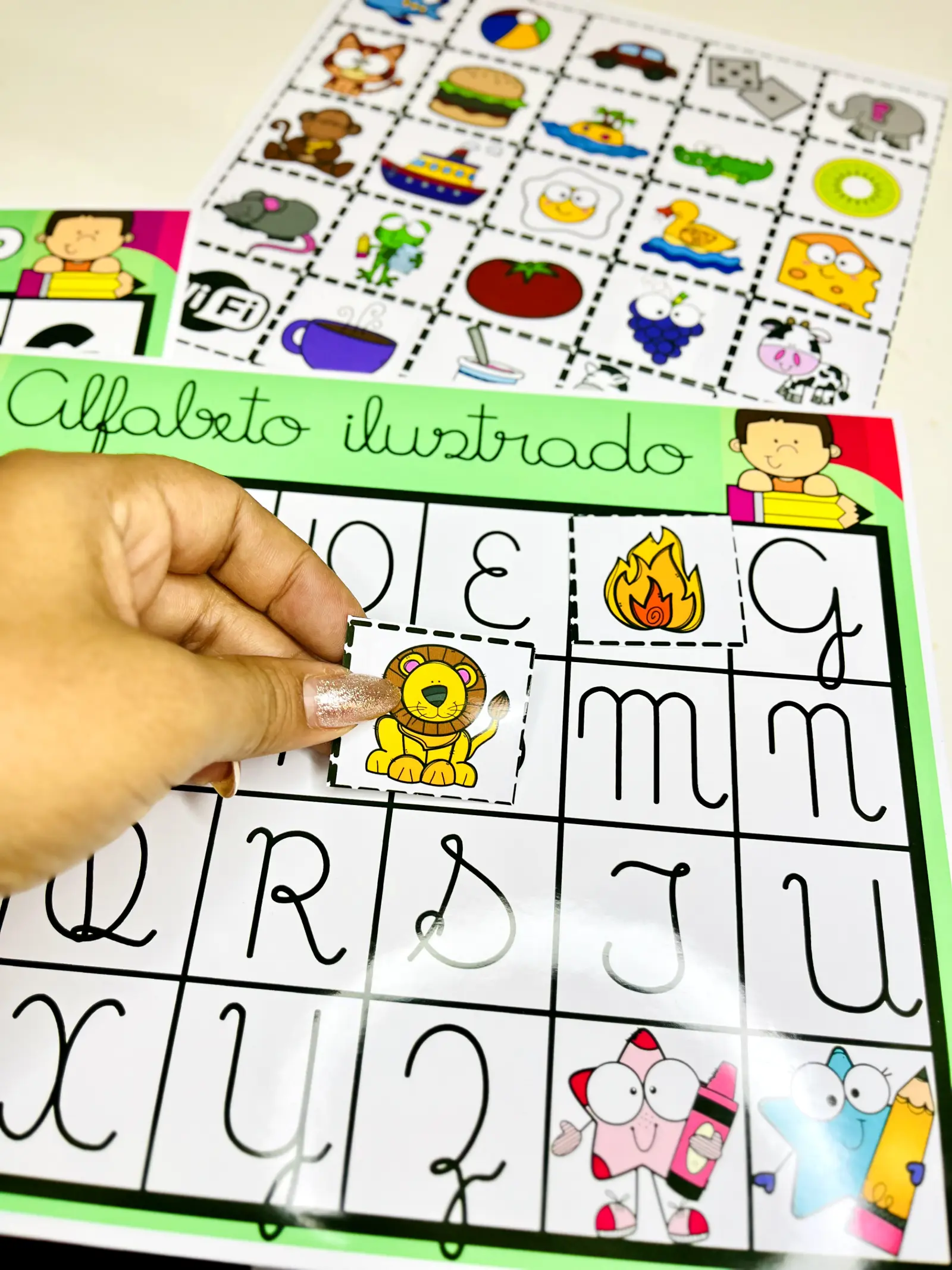 Alfabeto Ilustrado para Educação Infantil — amostra 7: Material com alfabeto ilustrado para apoiar atividades de…