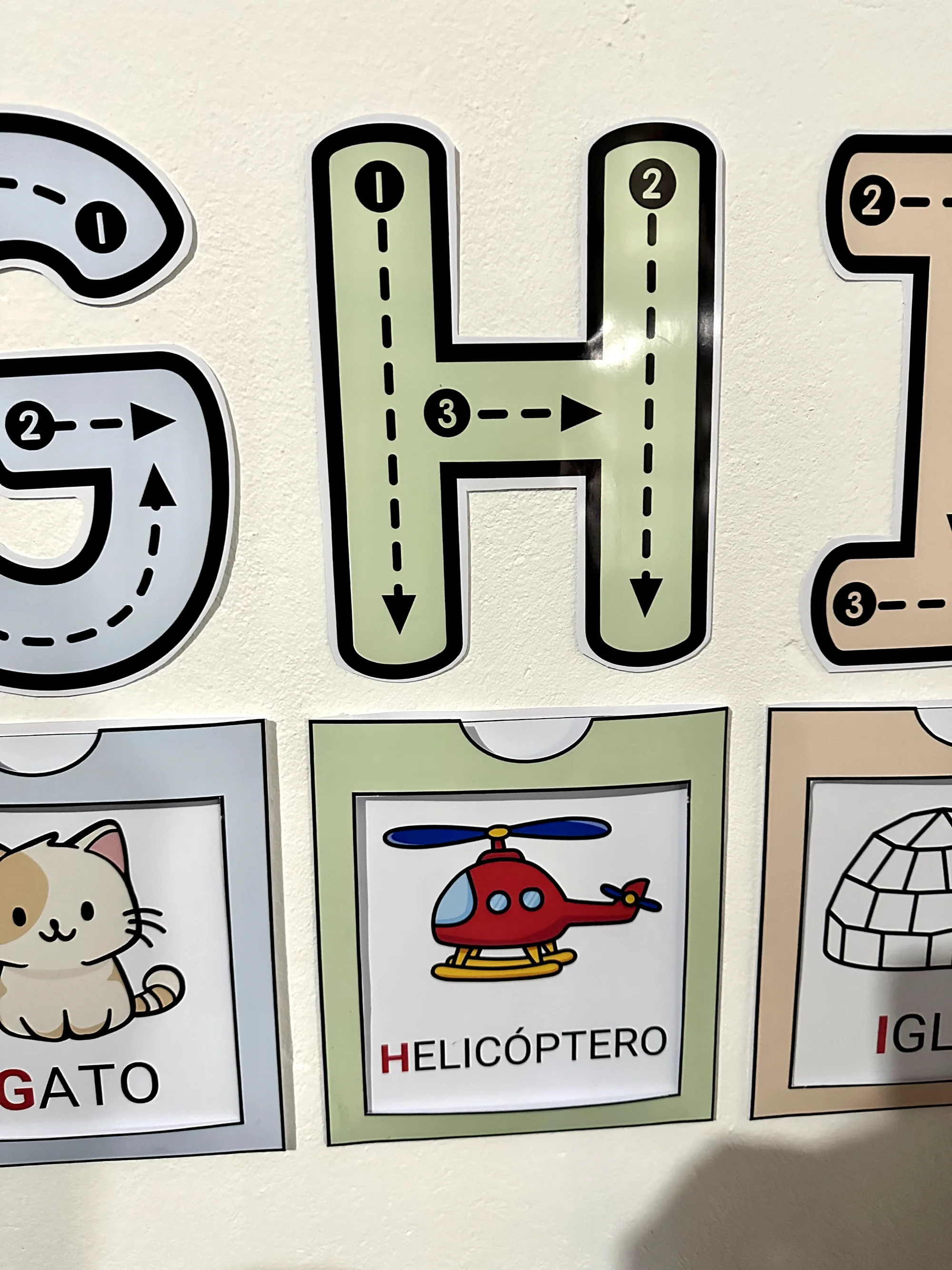 Alfabeto Mágico : Alfabeto de Parede Lúdico — amostra 2: Alfabeto de parede super lúdico para utilizar na sala de aula e…