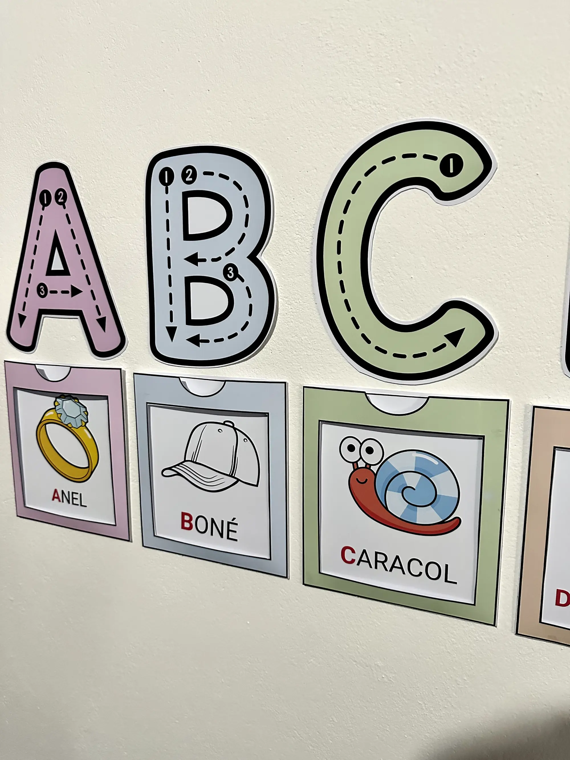 Alfabeto Mágico : Alfabeto de Parede Lúdico — amostra 3: Alfabeto de parede super lúdico para utilizar na sala de aula e…