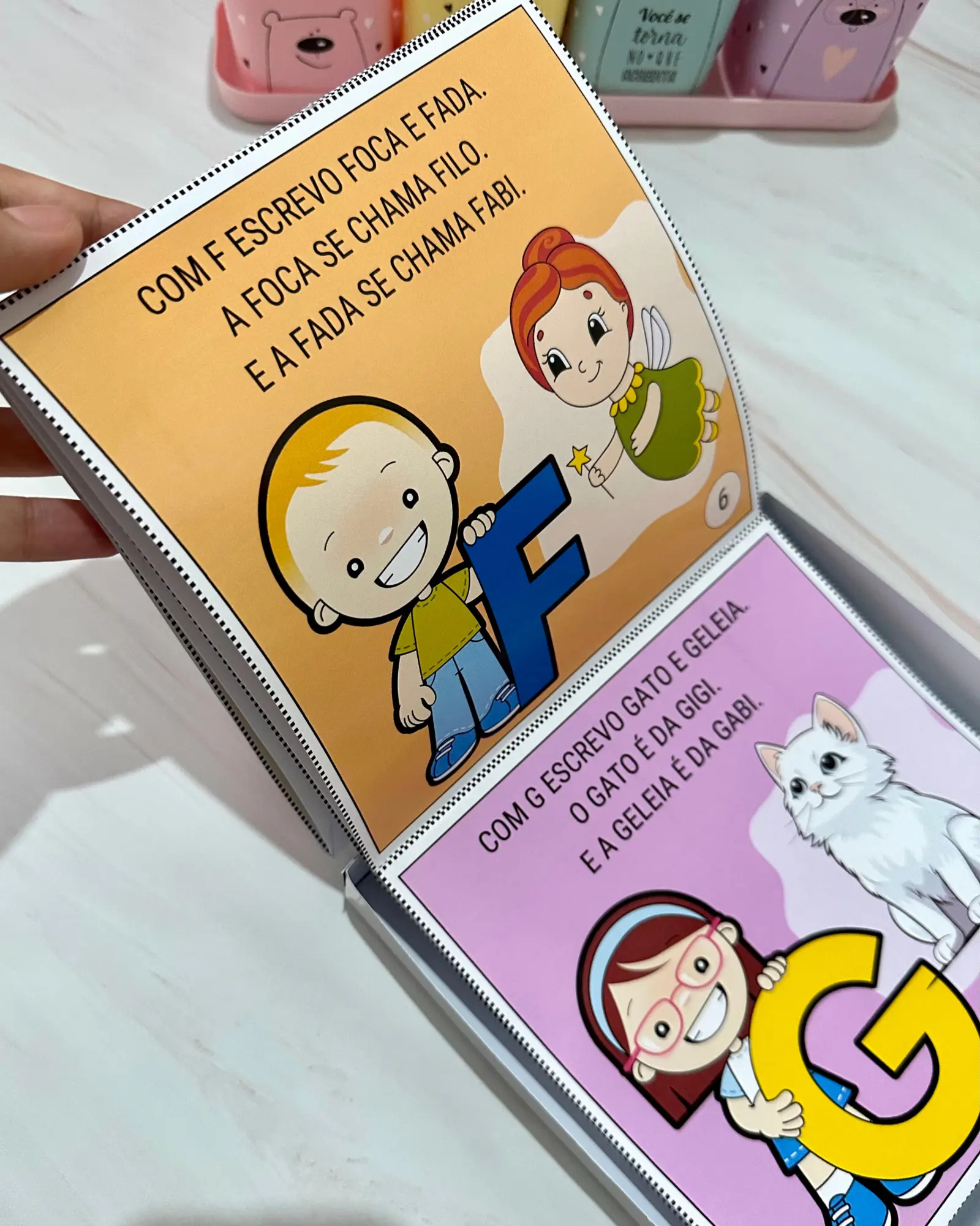 Alfabeto na Caixa : Pequenos textos para leitura — amostra 1: O arquivo Alfabeto na Caixa é um excelente recurso para ser…
