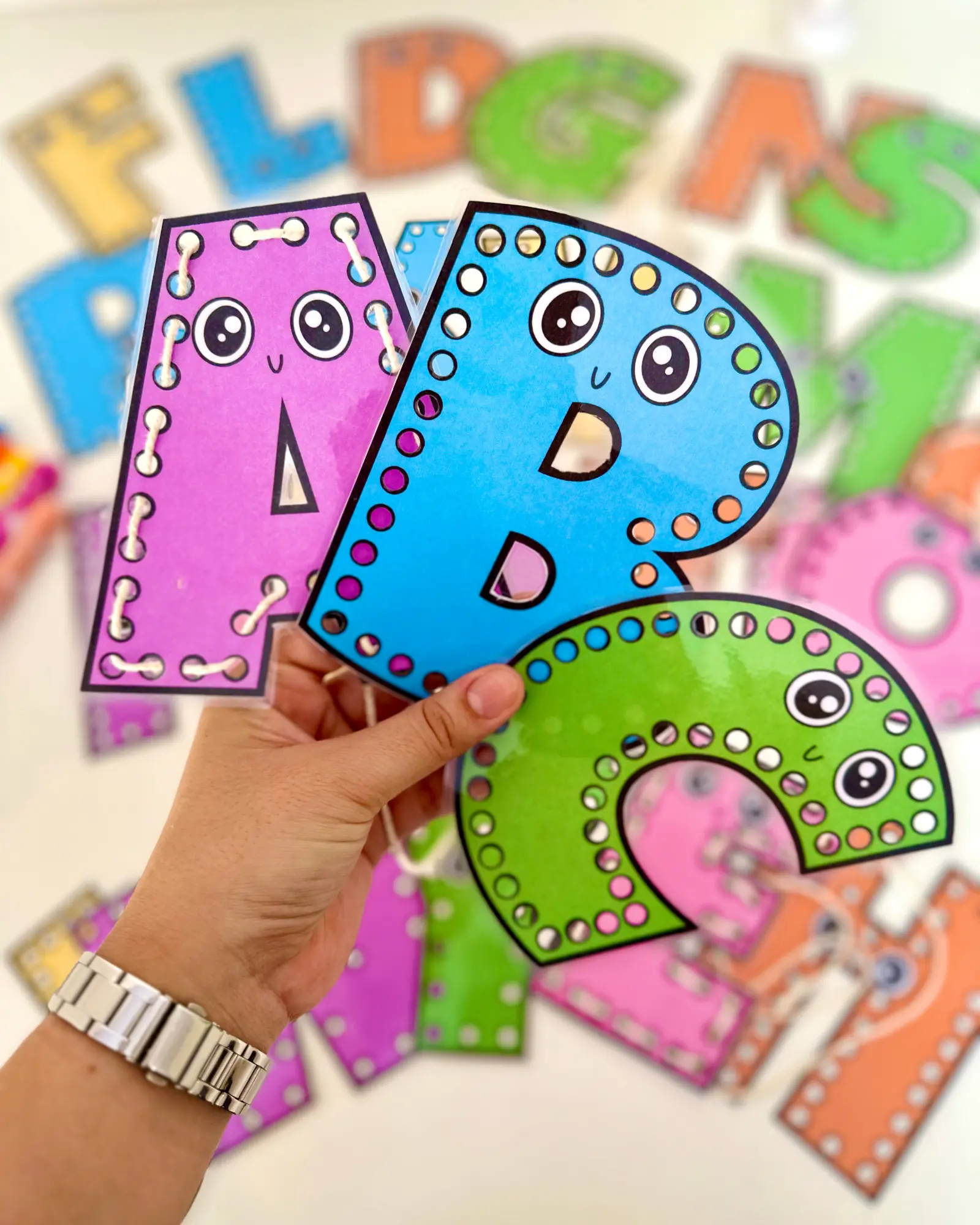 Alinhavo do Alfabeto : Atividade Lúdica Educação Infantil — amostra 3: Arquivo com placas de alinhavos de todas as letras…