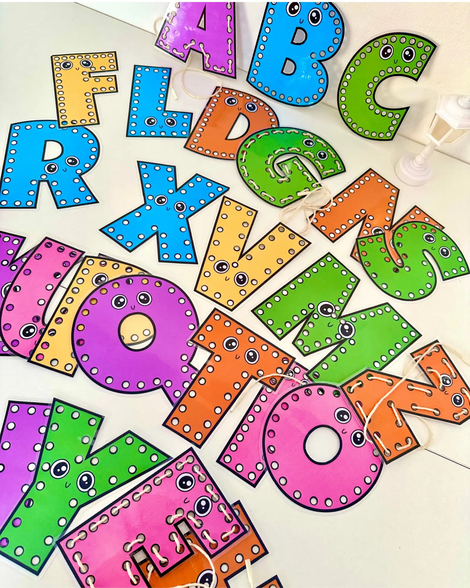 Alinhavo do Alfabeto : Atividade Lúdica Educação Infantil — amostra 6: Arquivo com placas de alinhavos de todas as letras…
