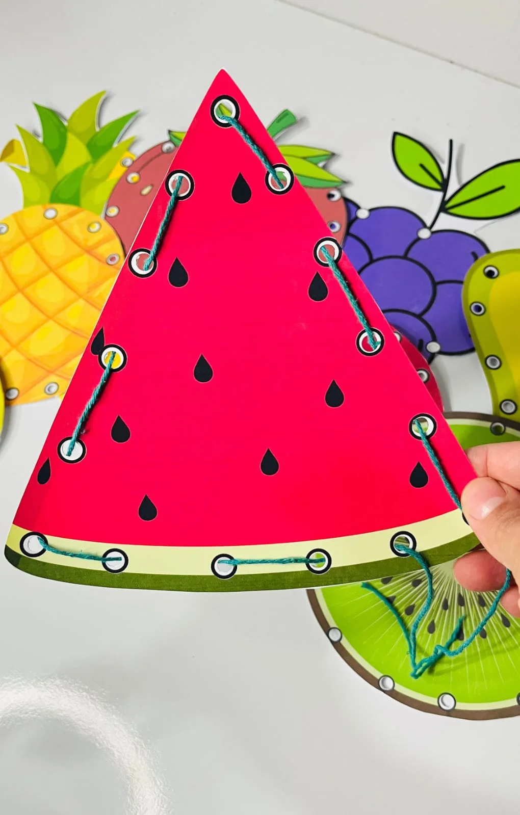 Alinhavos das frutas – Material Pedagógico — amostra 3: Ideal para a Educação Infantil e os primeiros anos do Ensino…
