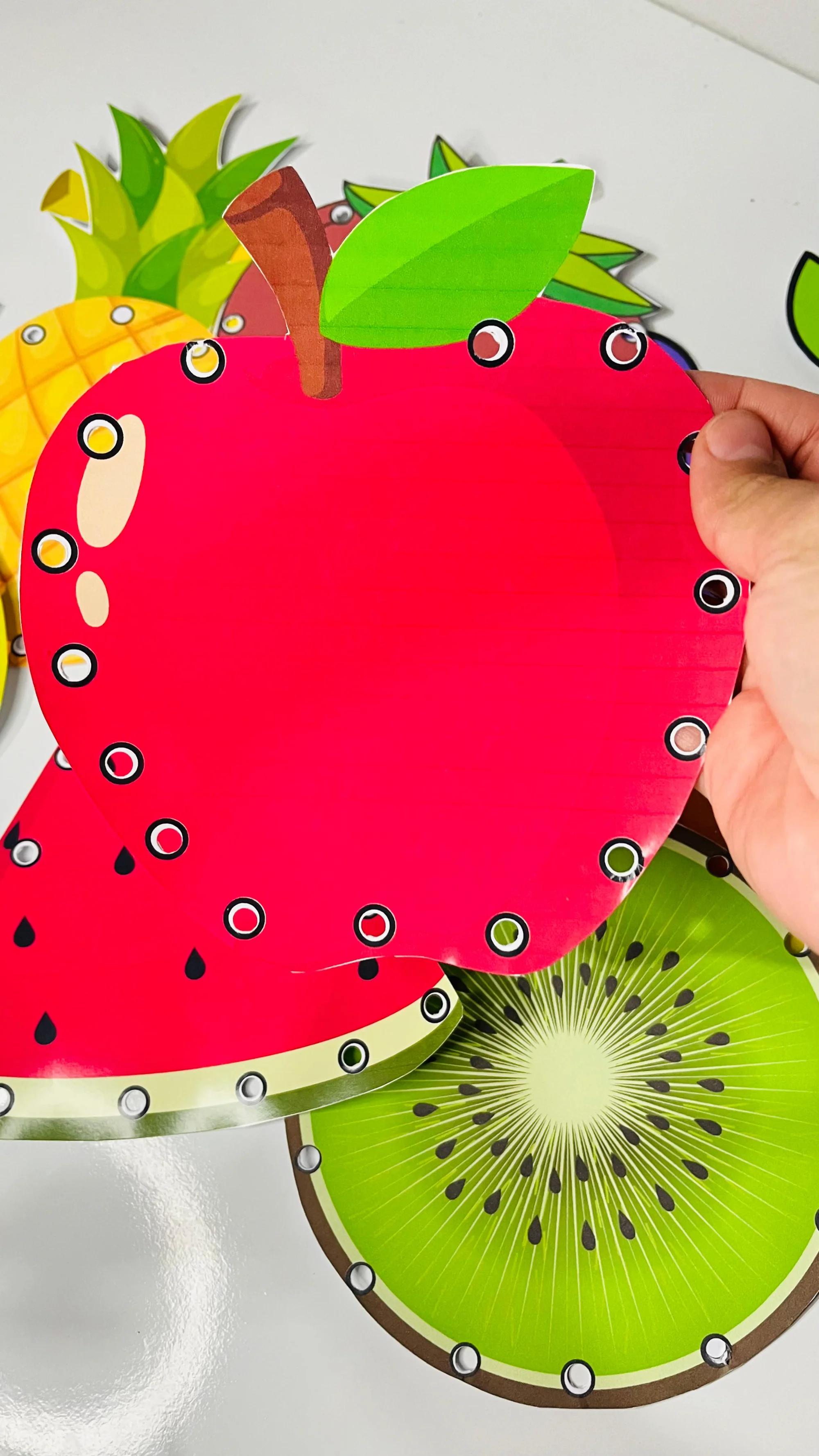 Alinhavos de Frutas – Atividade de Coordenação Motora para Imprimir — amostra 2: Alinhavos de Frutas é um recurso…