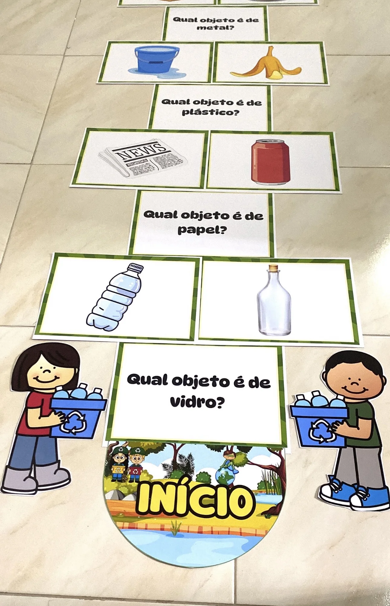 Amarelinha coleta seletiva — amostra 3: * 🌎♻️ Amarelinha Coleta Seletiva – Classificação dos Lixos ♻️🌎 * A Amarelinha…