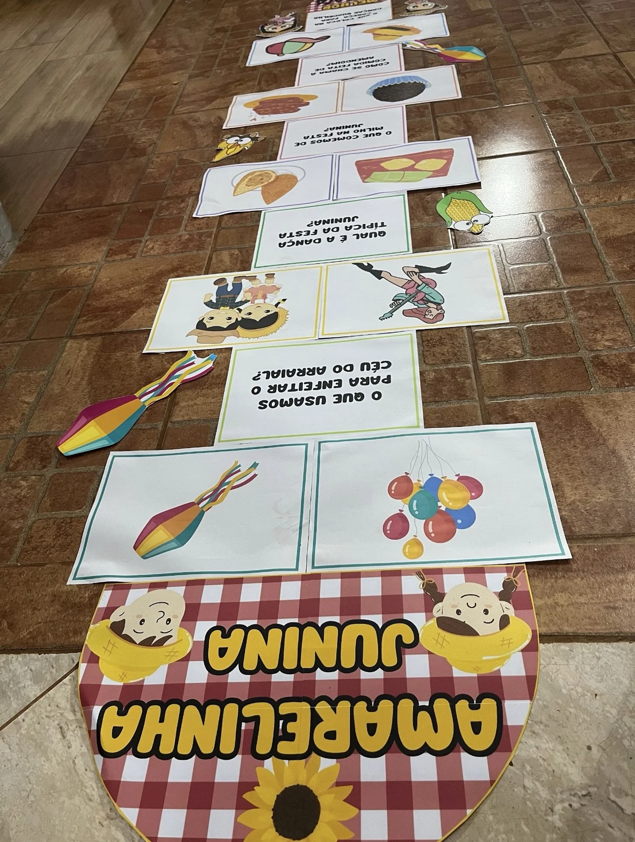Amarelinha junina — amostra 1: *Vamos brincar e aprender com a Amarelinha Junina