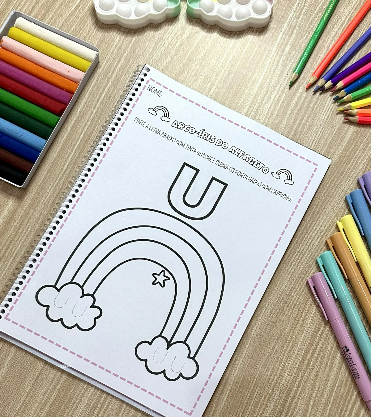 Apostila Arco - íris do alfabeto – Material Pedagógico — amostra 5: A apostila possui 26 páginas de atividades, com uma…