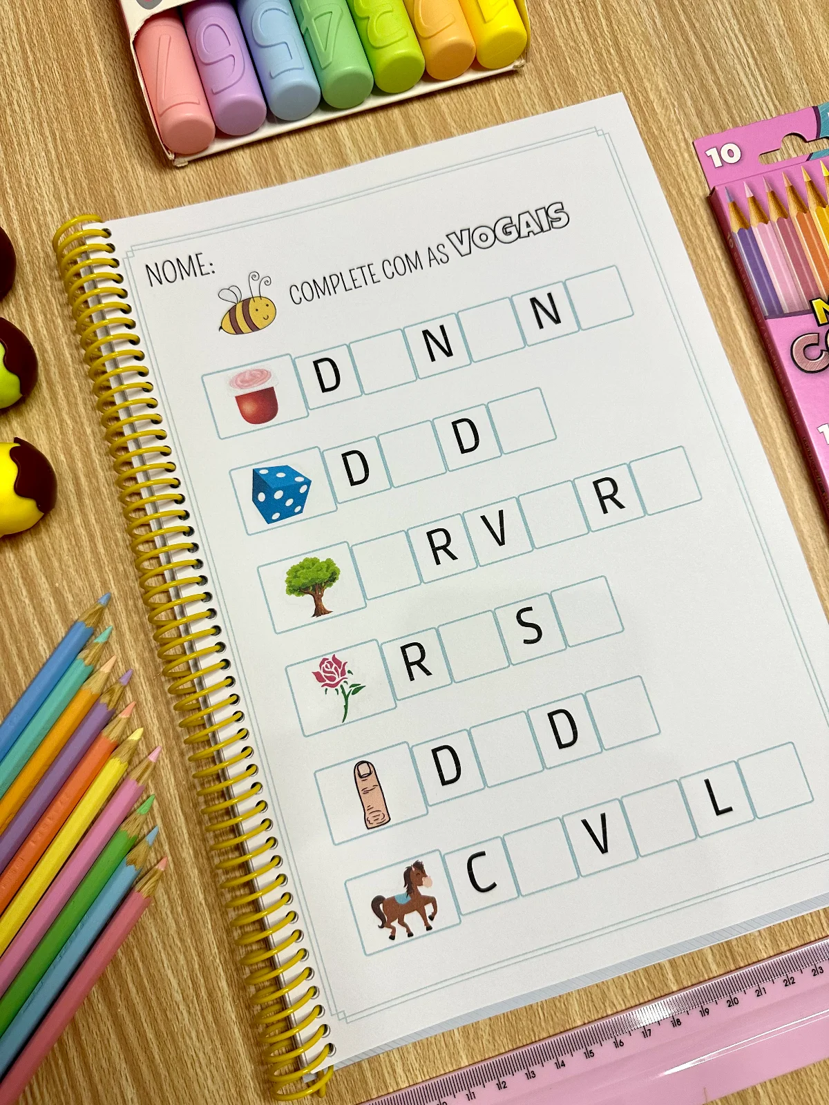 Apostila Complete com as Vogais | Alfabetização — amostra 5: Potencialize a alfabetização de seus alunos com esta apostila… Apostila Complete com as Vogais | Alfabetização — amostra 5: Potencialize a alfabetização de seus alunos com esta apostila…