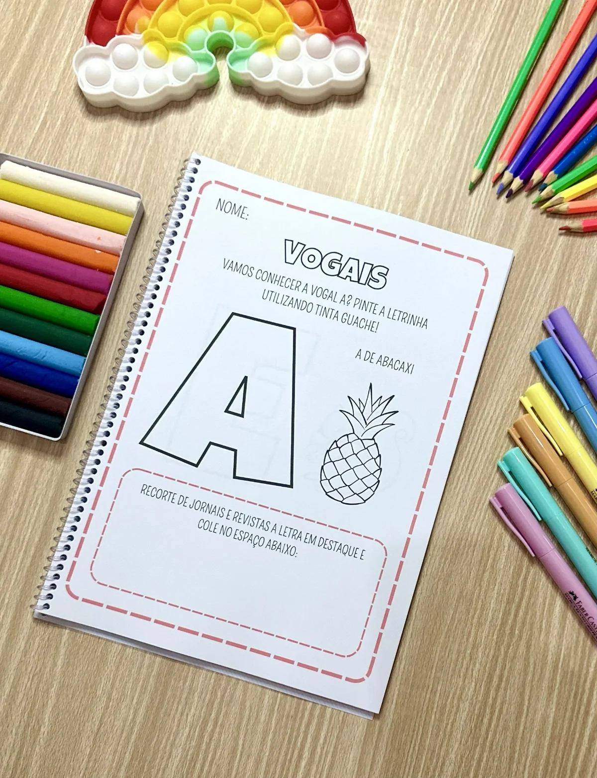 Apostila Conhecendo as Vogais | Educação Infantil e Alfabetização — amostra 7: A apostila possui 24 páginas de atividades ,…