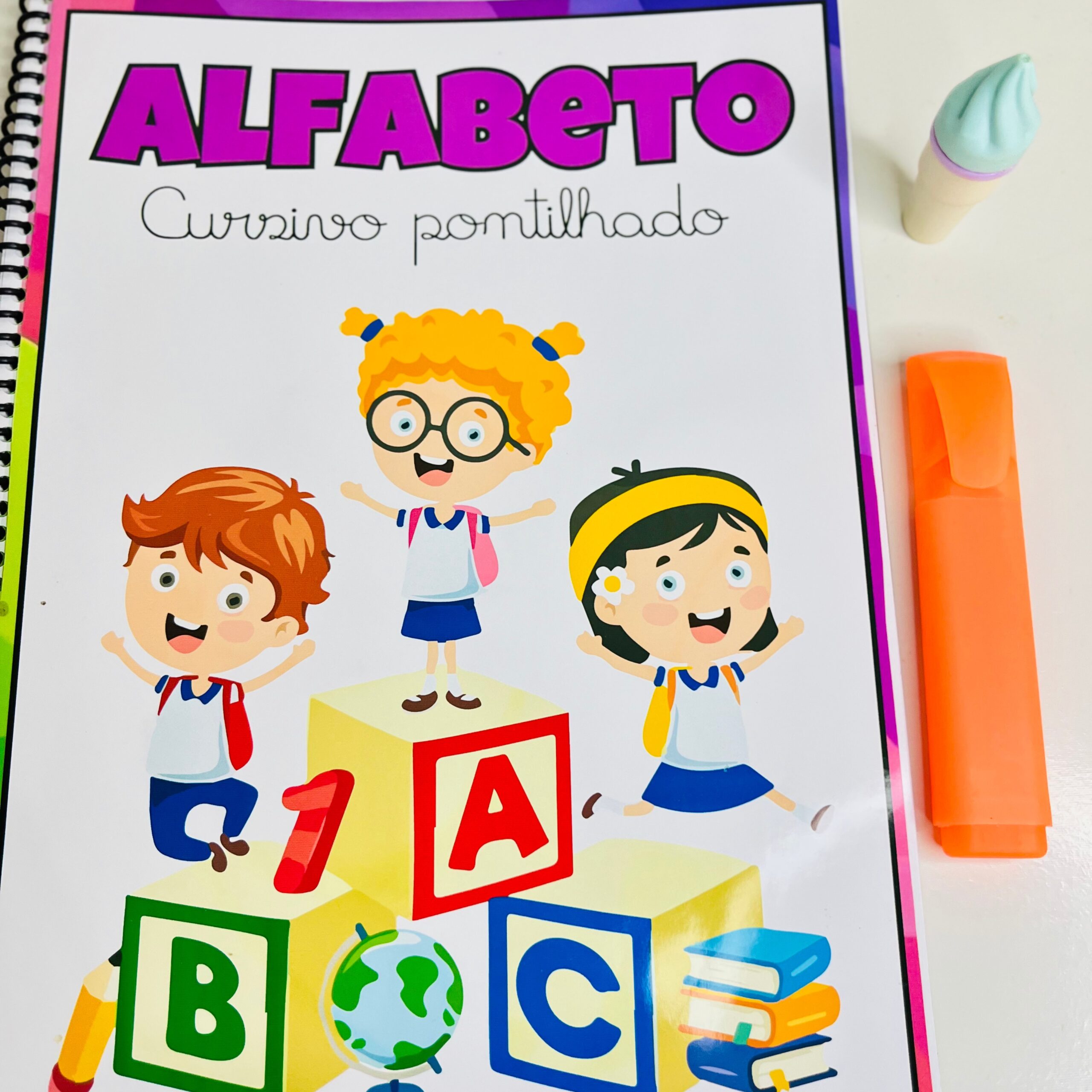 Apostila de alfabetização : alfabeto cursivo pontilhado – Material Pedagógico — capa do material