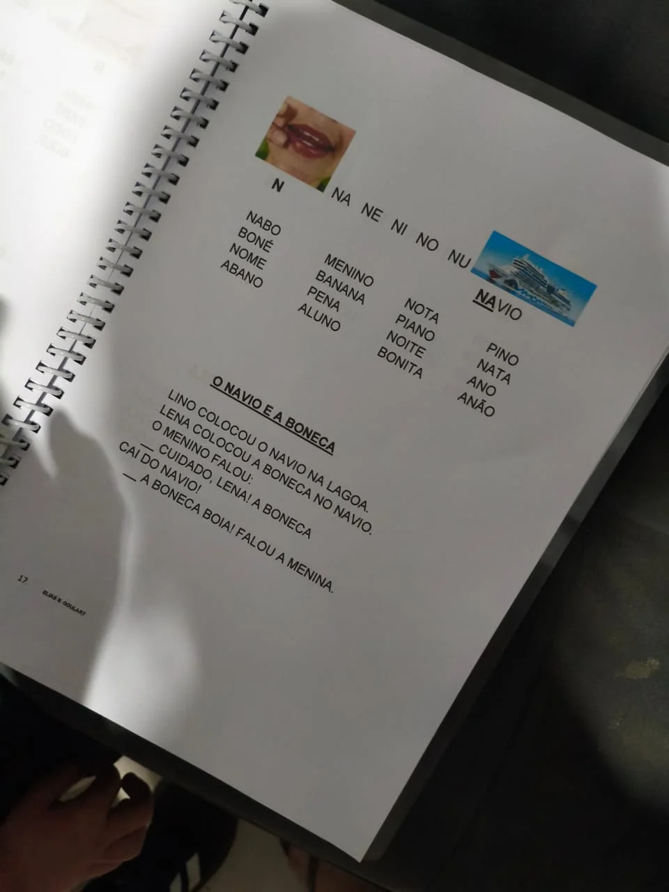 Apostila de Alfabetização e Leitura - 53 Páginas — amostra 1: Apostila de alfabetização com atividades de leitura, vogais,…