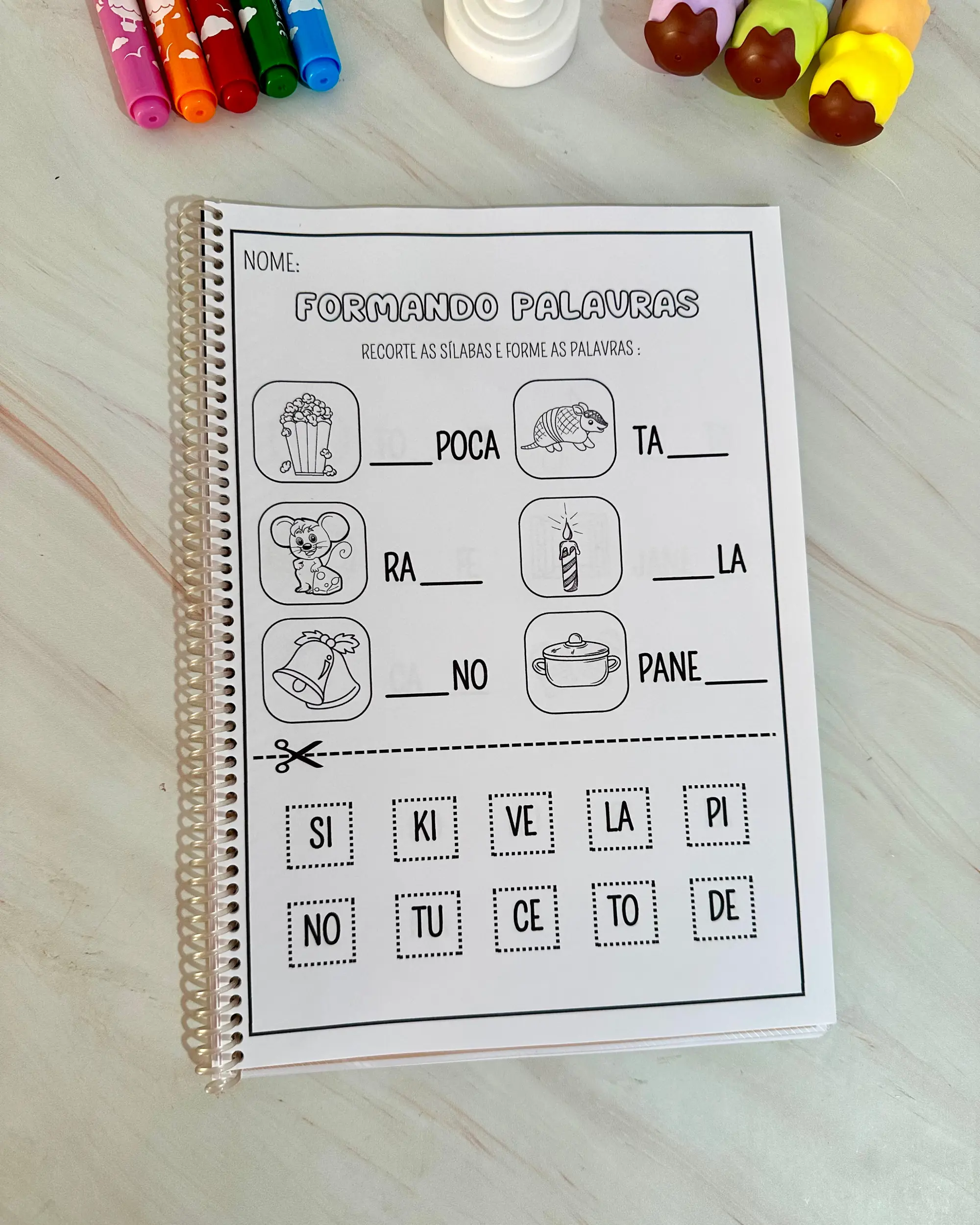 Apostila Formando Palavras – PDF para Imprimir | Alfabetização — amostra 4: Nessa proposta a criança deve recortar e colar…