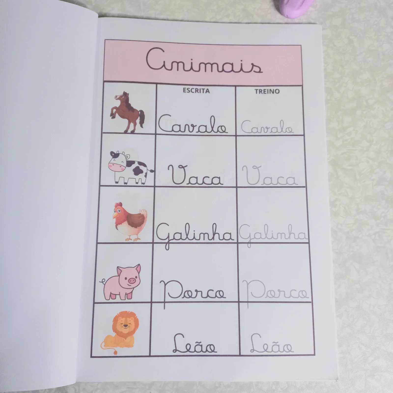 Apostila treino da letra cursiva – PDF para Imprimir — amostra 1: O que vem no material Apostila treino da letra cursiva – PDF para Imprimir — amostra 1: O que vem no material