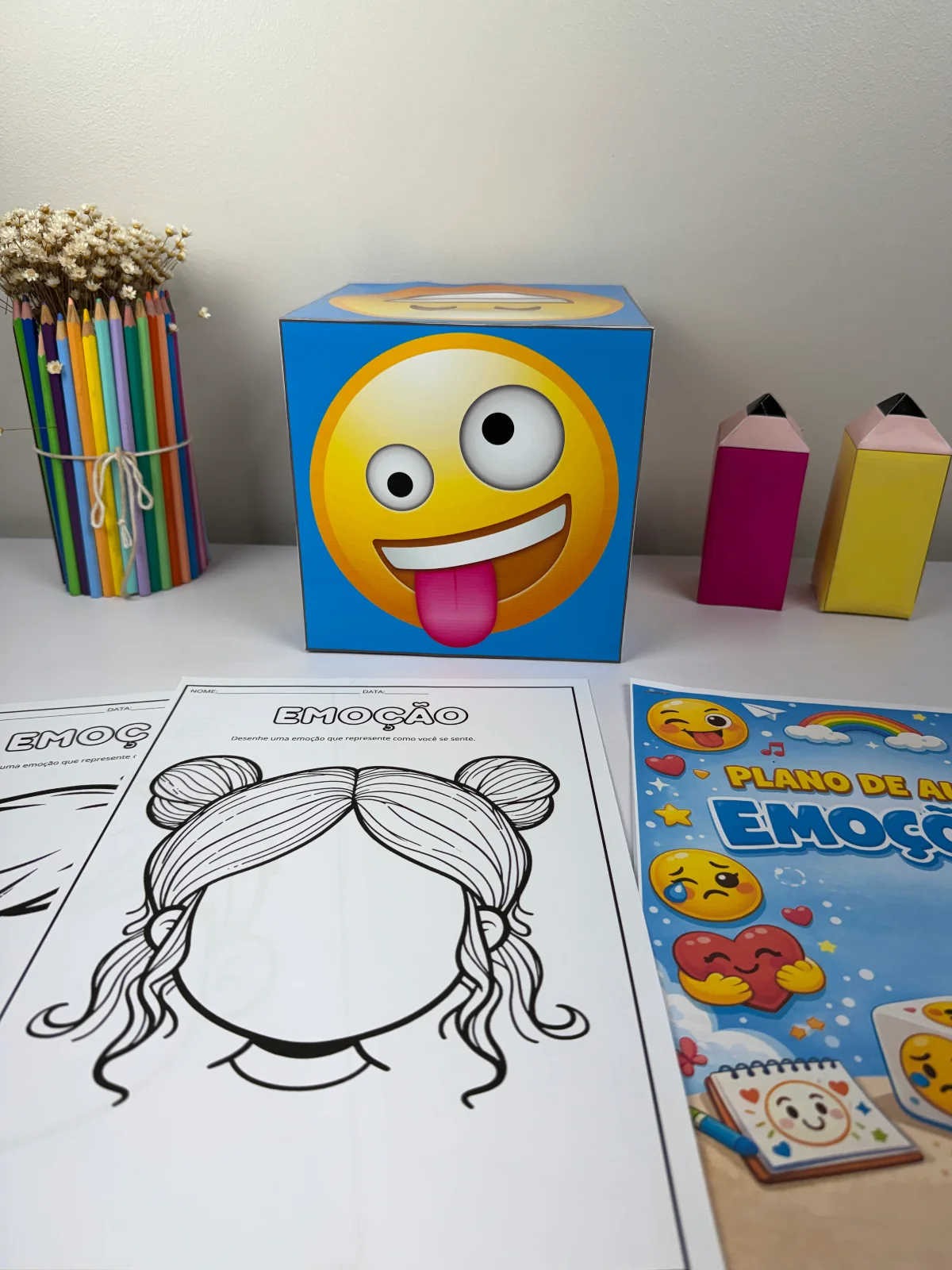 Arquivo Emoções + Dado Gigante + Atividades + Plano de Aula — amostra 1: Um material completo e encantador para trabalhar… Arquivo Emoções + Dado Gigante + Atividades + Plano de Aula — amostra 1: Um material completo e encantador para trabalhar…