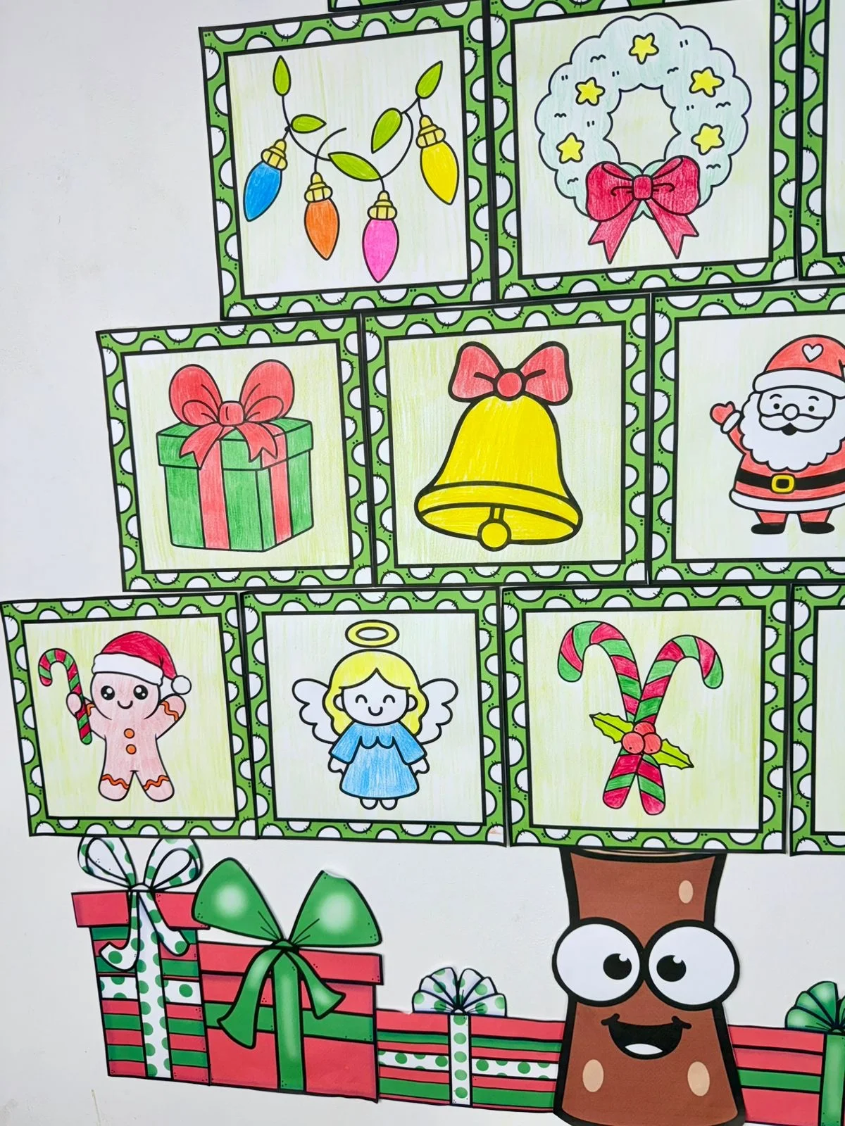 Árvore colaborativa de Natal — amostra 2: *Painel de Natal colaborativo* São 15 figuras para as crianças pintarem e…