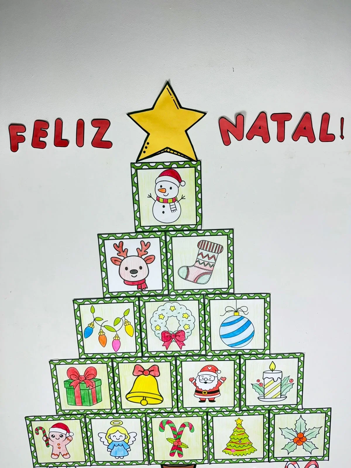 Árvore colaborativa de Natal — Datas comemorativas para Todas as séries: *Painel de Natal colaborativo* São 15 figuras para…