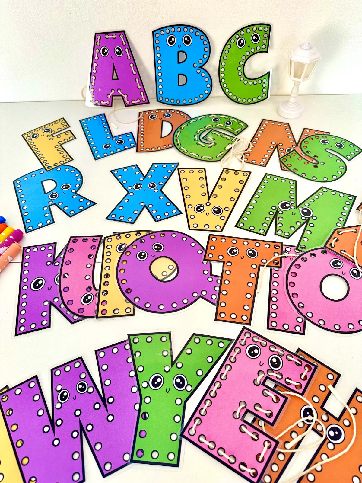 Atividade Alinhavo do Alfabeto educação infantil — amostra 2: Arquivo com placas de alinhavos de todas as letras do…