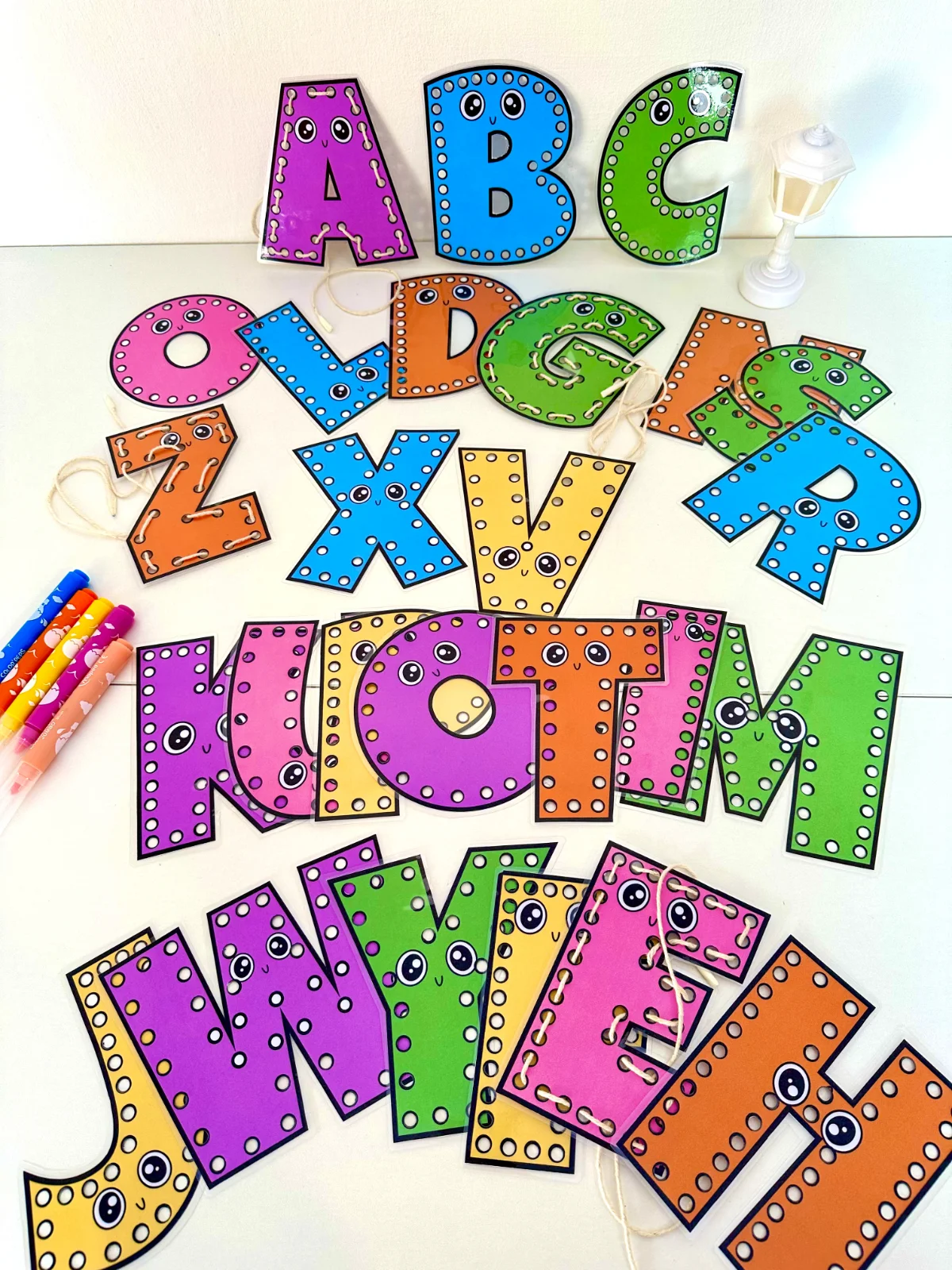 Atividade Alinhavo do Alfabeto educação infantil — Alfabetização para Educação Infantil: Arquivo com placas de alinhavos de…