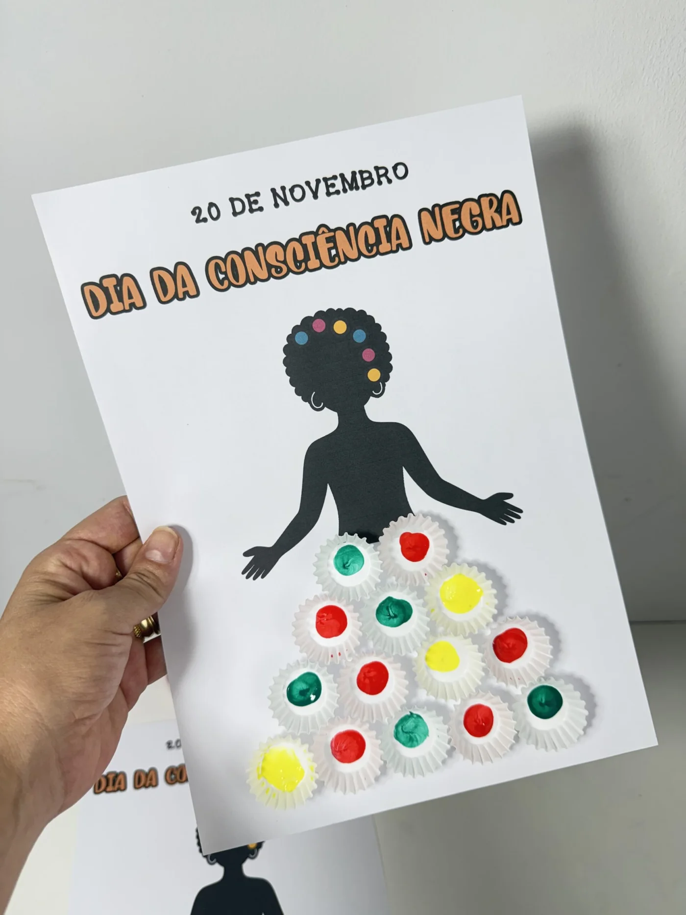 Atividade Consciência Negra saia enfeitada — amostra 2: Transforme sua aula ou evento em uma experiência criativa e…