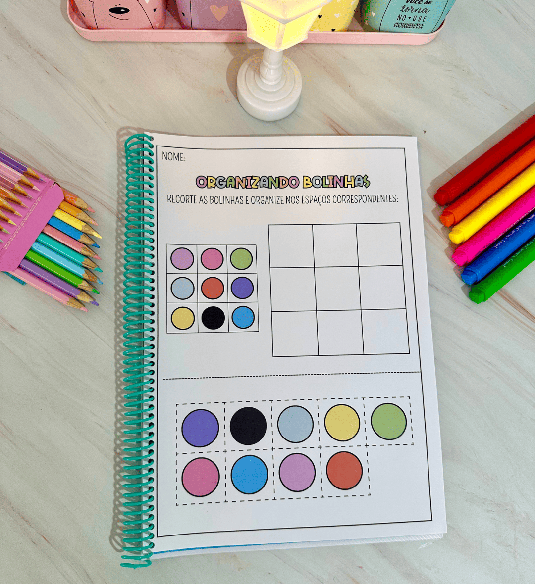 Atividade de cores: Organizando Bolinhas em PDF — amostra 2: O que vem no material