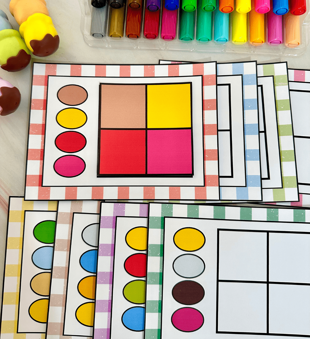 Atividade de Cores: Quadrado das Cores com 8 Fichas em PDF — amostra 2: O que vem no material