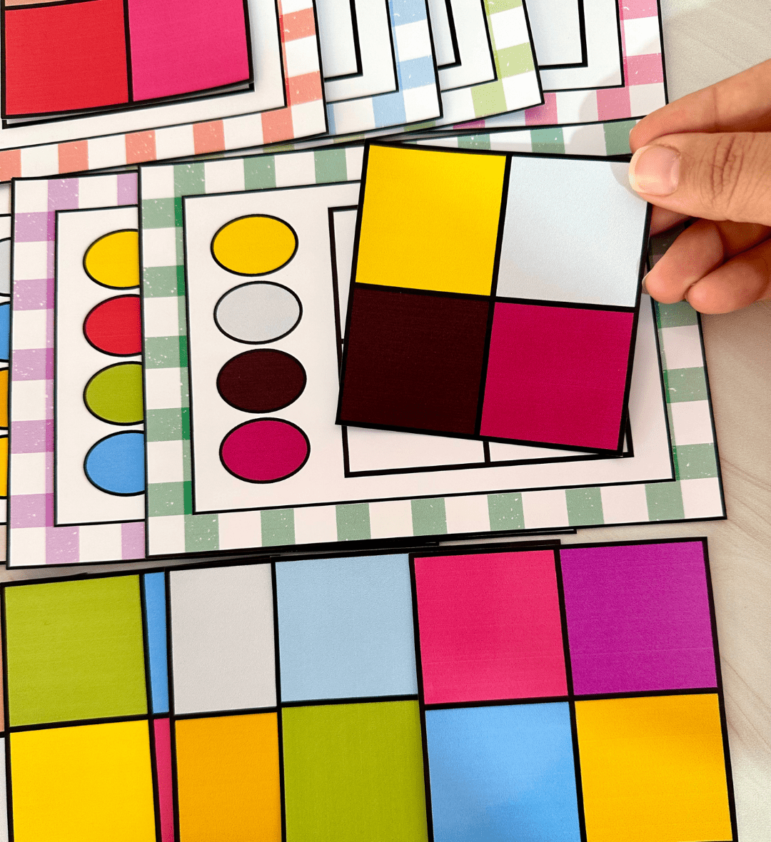 Atividade de Cores: Quadrado das Cores com 8 Fichas em PDF — amostra 5: Para quem é indicado