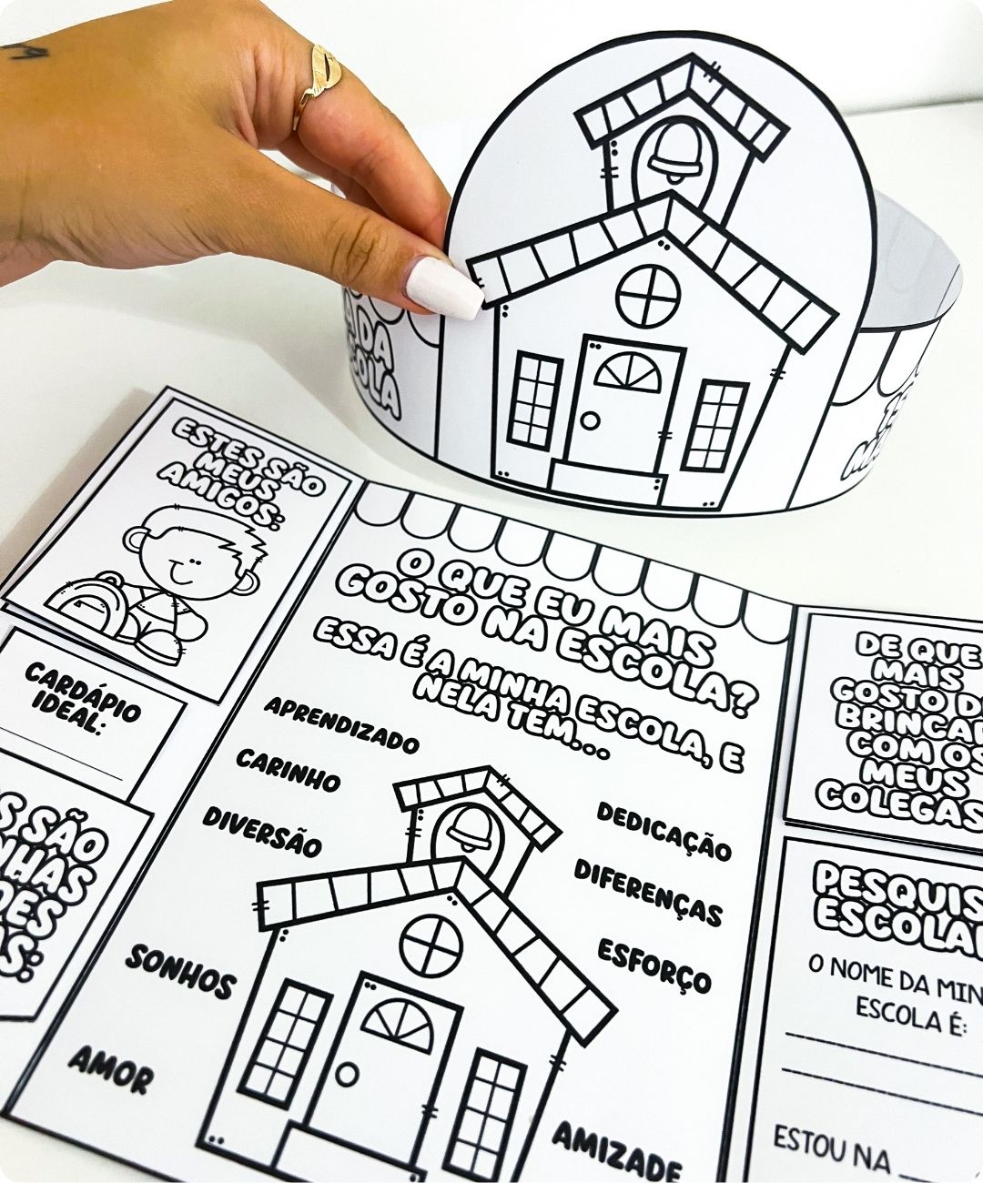 Atividade de Dia da Escola para imprimir: lapbook e coroa — amostra 2: Como organizar a aplicação em sala