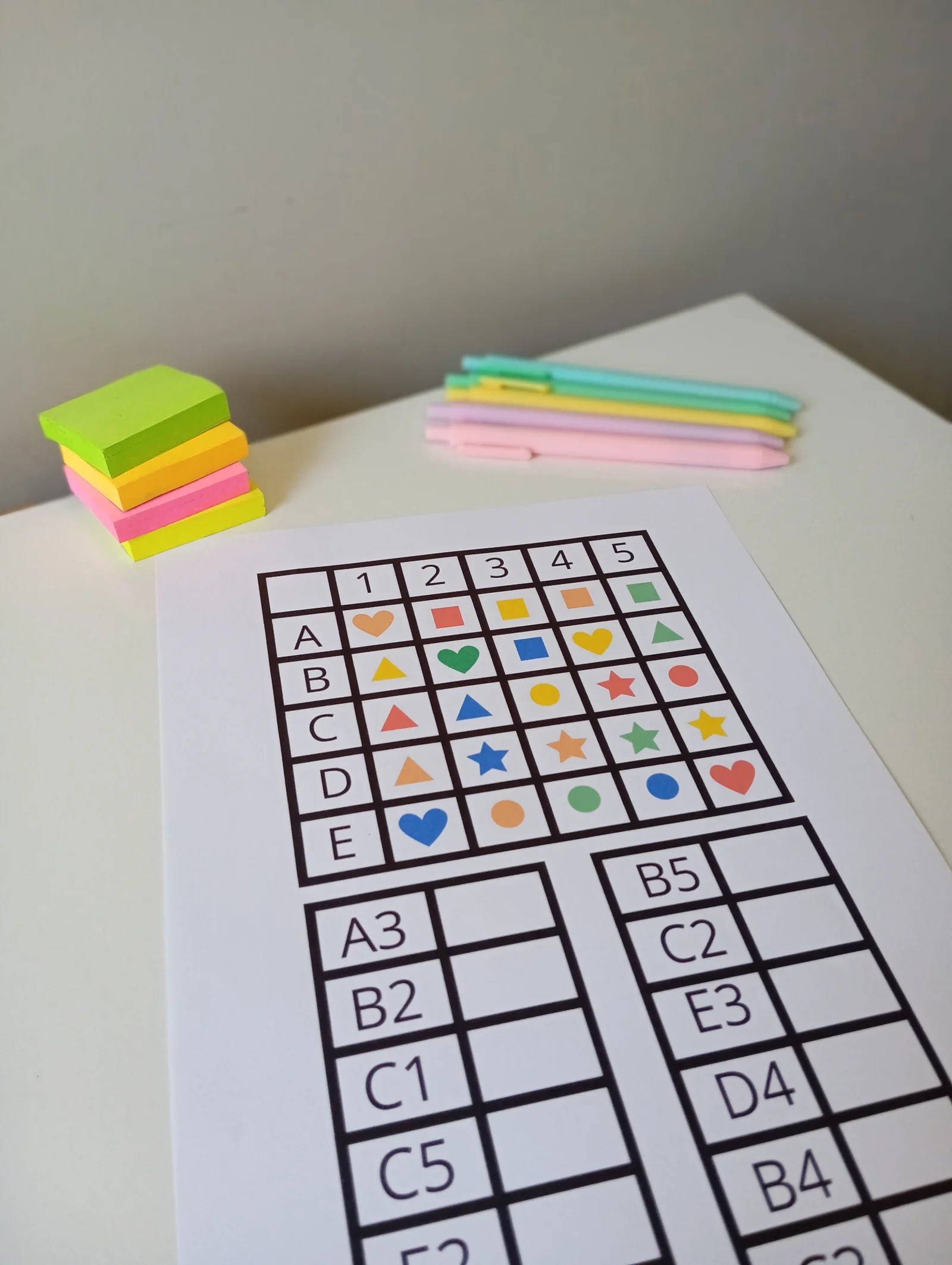 Atividade de Formas e Cores para Educação Infantil e Alfabetização — amostra 3: Atividade pedagógica de coordenadas, formas… Atividade de Formas e Cores para Educação Infantil e Alfabetização — amostra 3: Atividade pedagógica de coordenadas, formas…