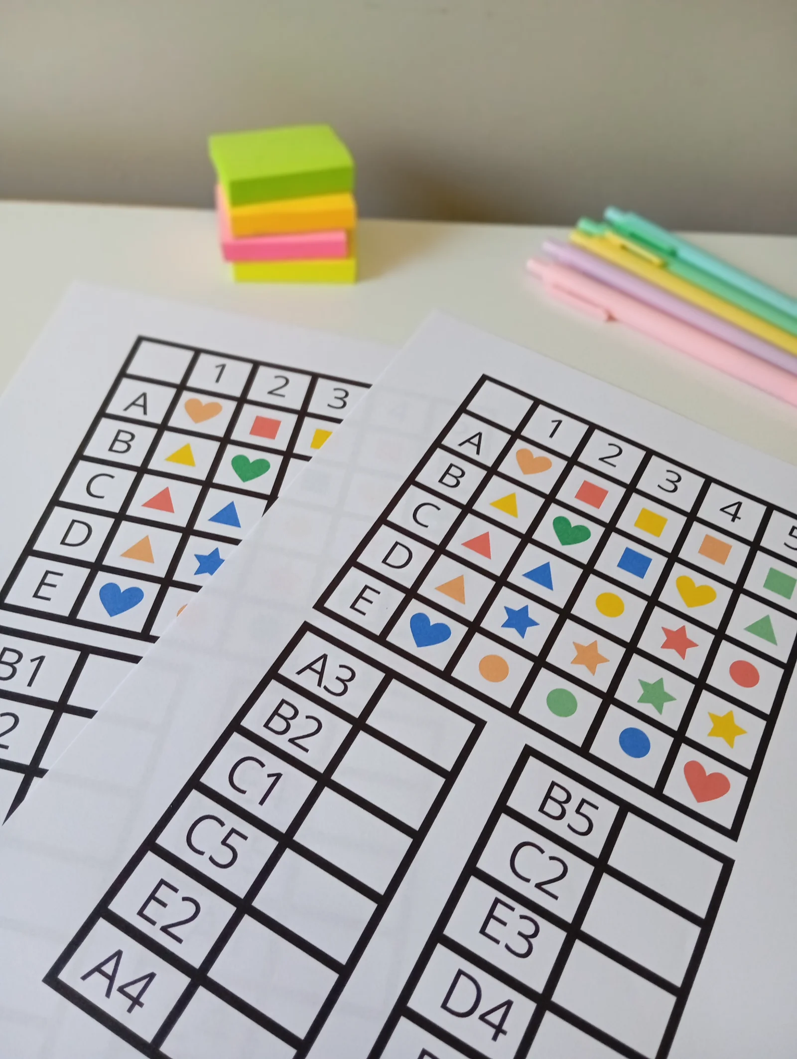 Atividade de Formas e Cores para Educação Infantil e Alfabetização — amostra 4: Atividade pedagógica de coordenadas, formas… Atividade de Formas e Cores para Educação Infantil e Alfabetização — amostra 4: Atividade pedagógica de coordenadas, formas…