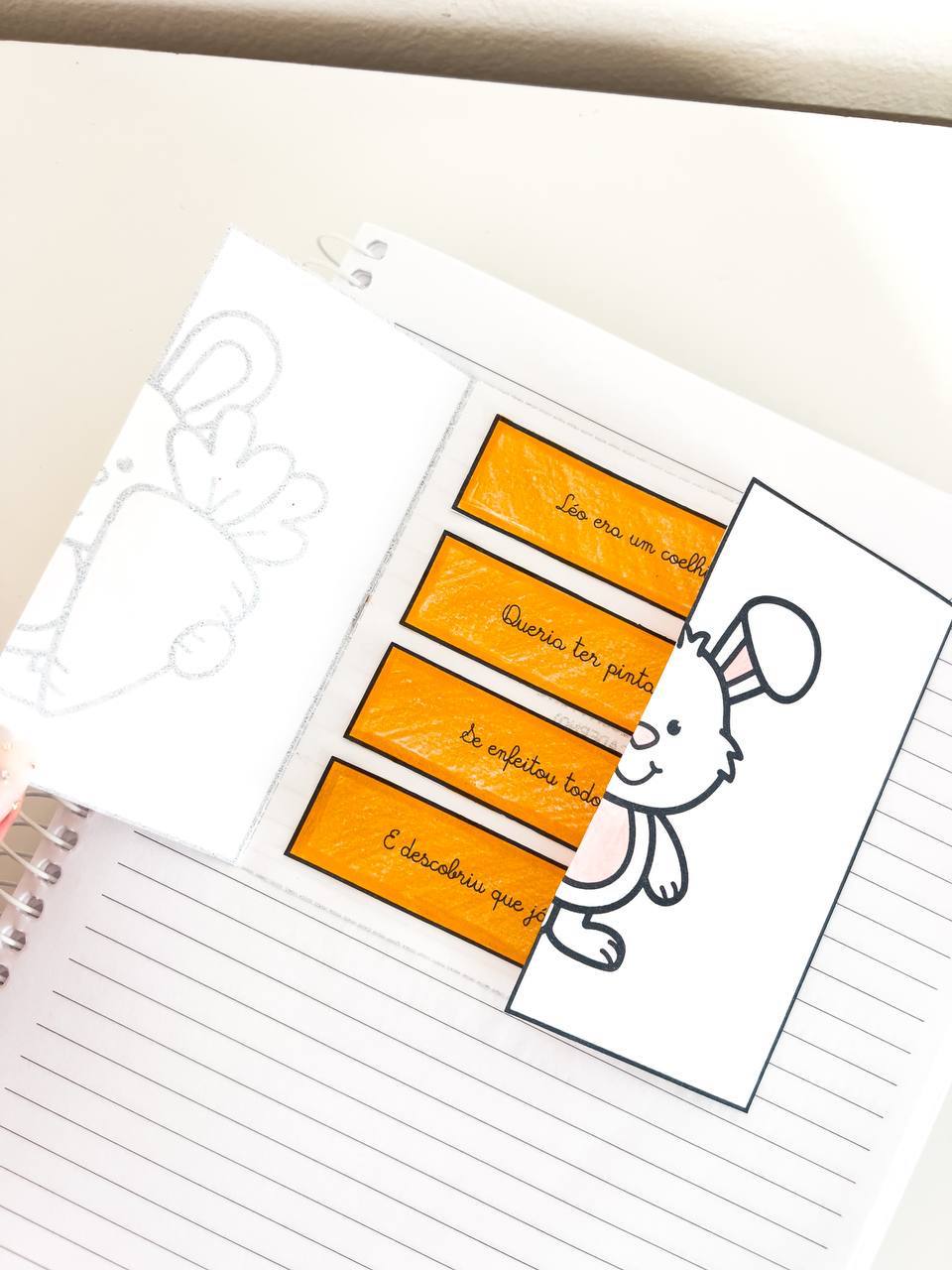 Atividade de Páscoa para imprimir com leitura em letra cursiva — amostra 2: Como conduzir a atividade em sala