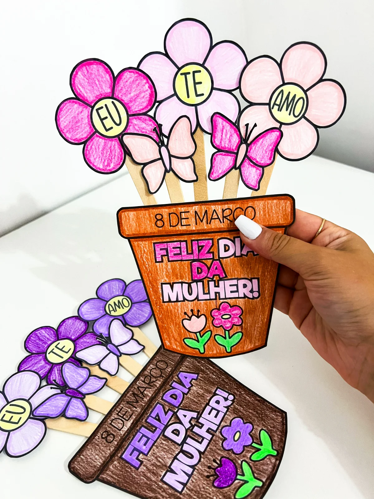 Atividade Dia da Mulher Vaso de Flor – Material Pedagógico — amostra 5: A atividade "Dia da Mulher – Vaso de Flor" é um…