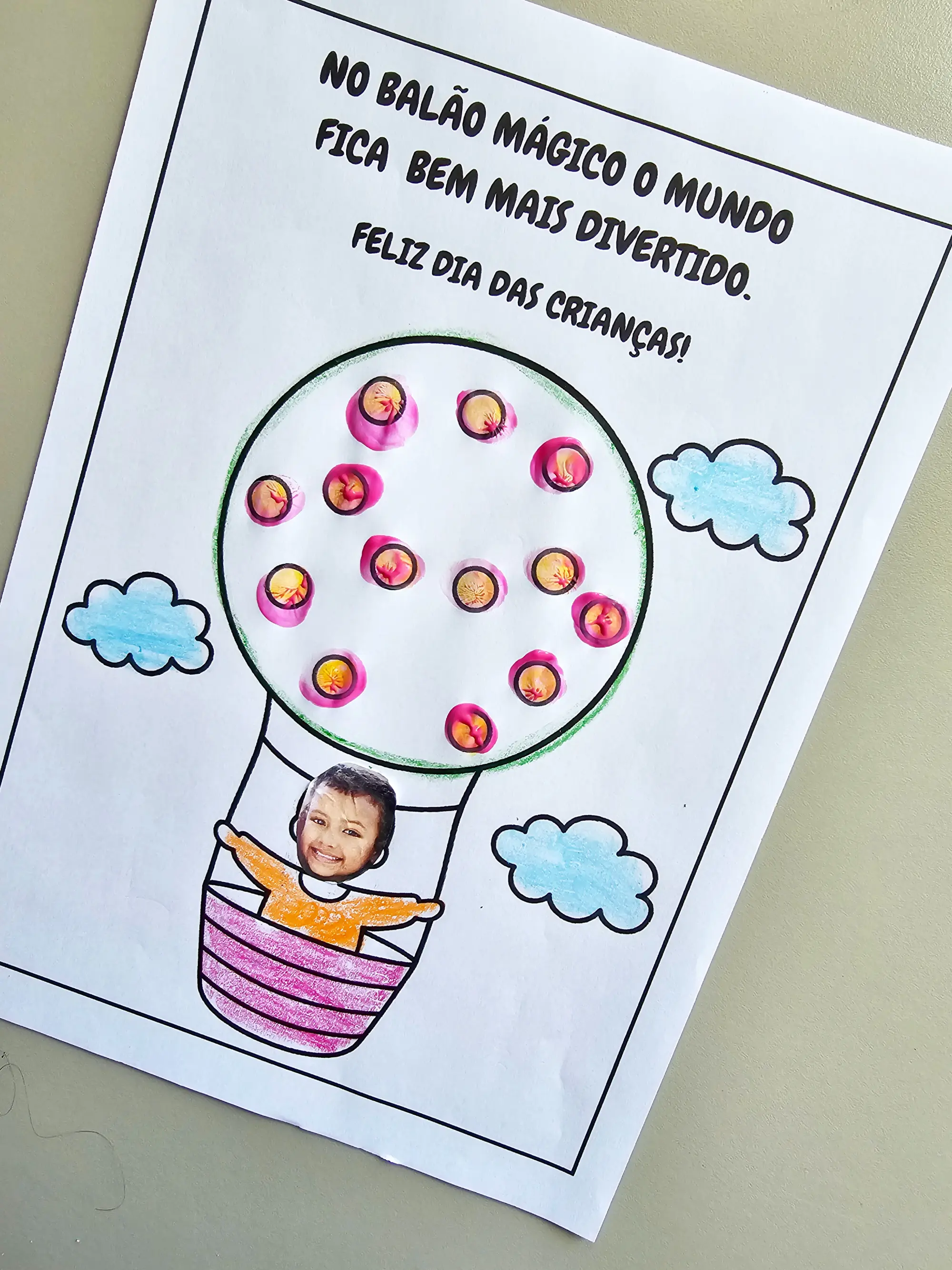 Atividade Dia das Crianças em PDF: No Balão Mágico - Foto e Pintura — amostra 1: Conteúdo e Formato Atividade Dia das Crianças em PDF: No Balão Mágico - Foto e Pintura — amostra 1: Conteúdo e Formato