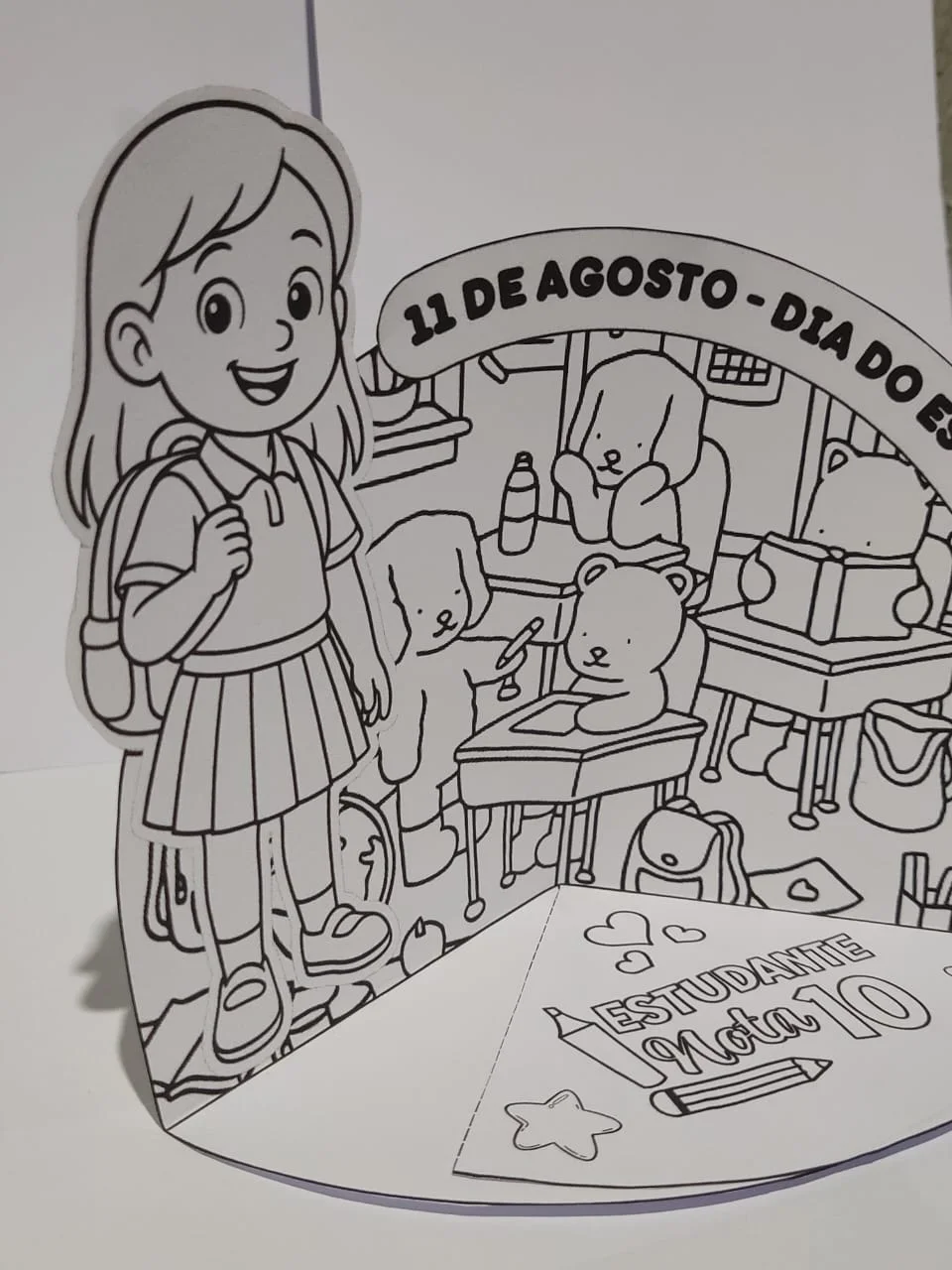 ATIVIDADE INTERATIVA – CENÁRIO 3D DIA DO ESTUDANTE — amostra 1: Formato e entrega