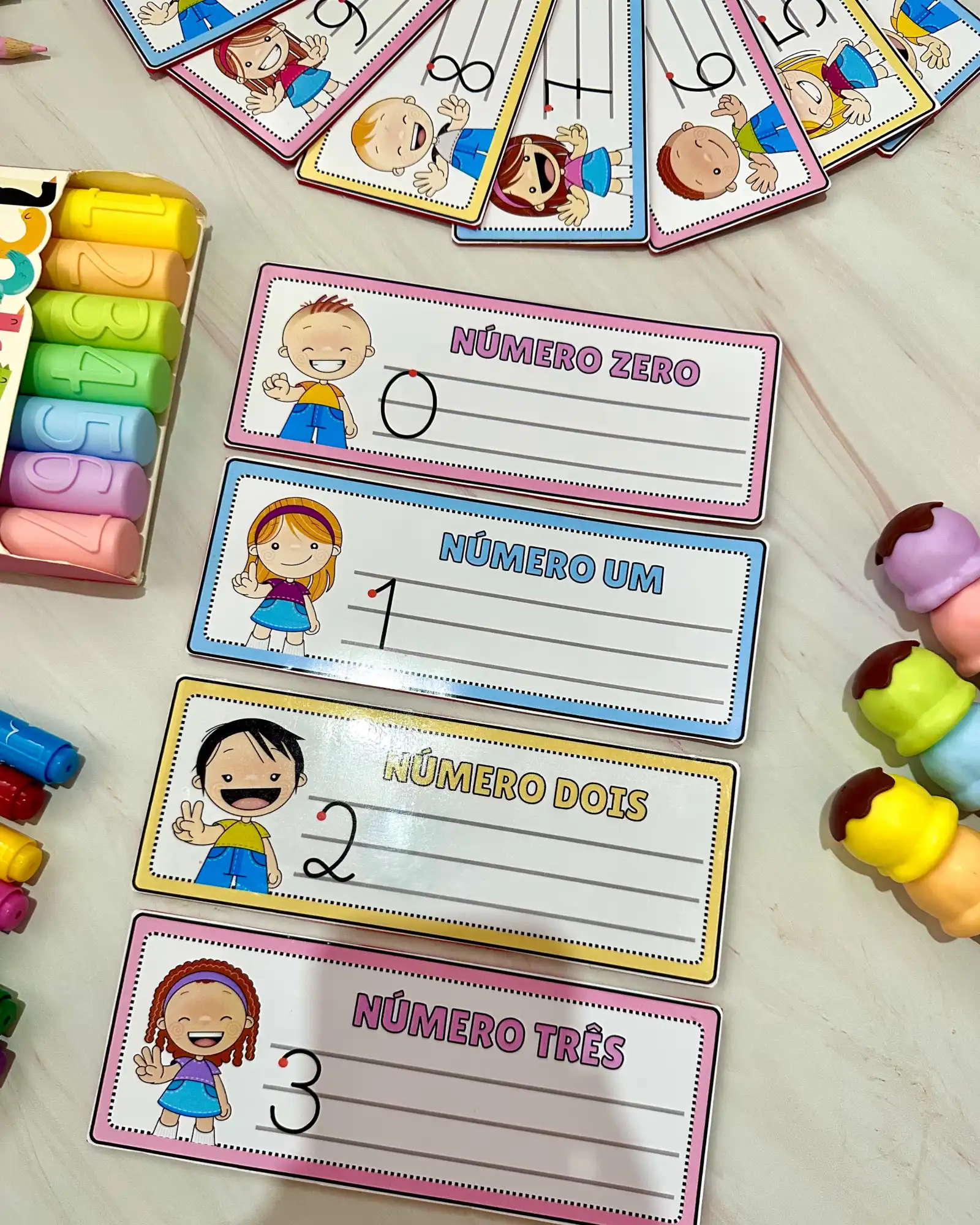 Atividade Traçando os Númerais de 0 a 10 educação Infantil — amostra 6: O Recurso Traçando os Numerais inclui fichas para…