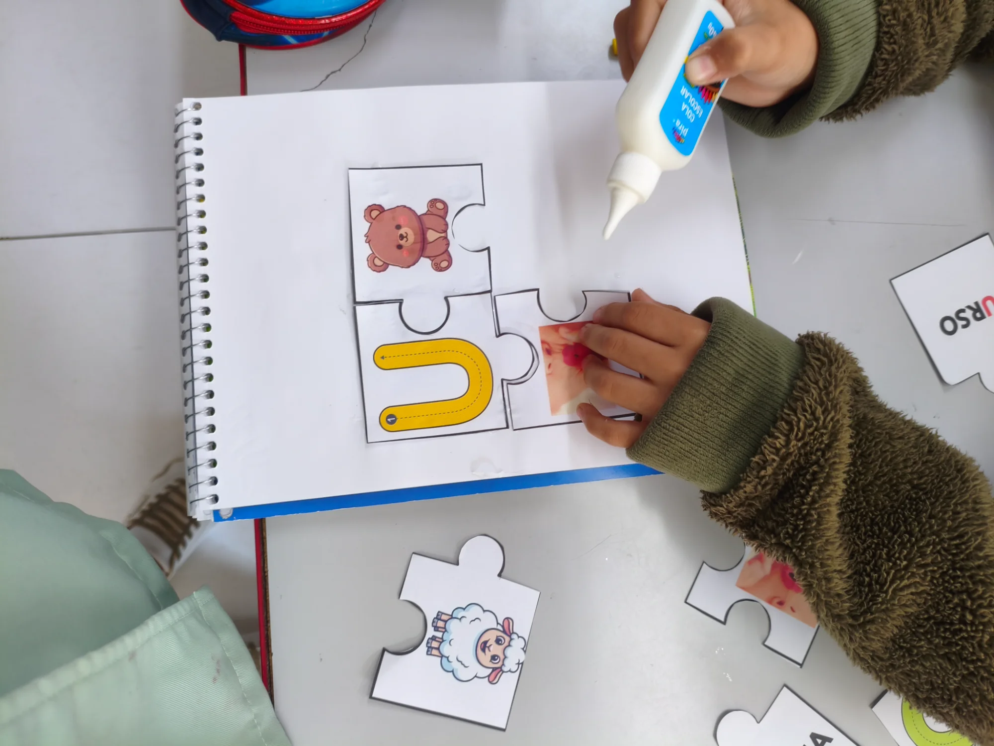 Atividades com Vogais para Educação Infantil (cópia) — amostra 3: Material lúdico com atividades de reconhecimento, escrita…
