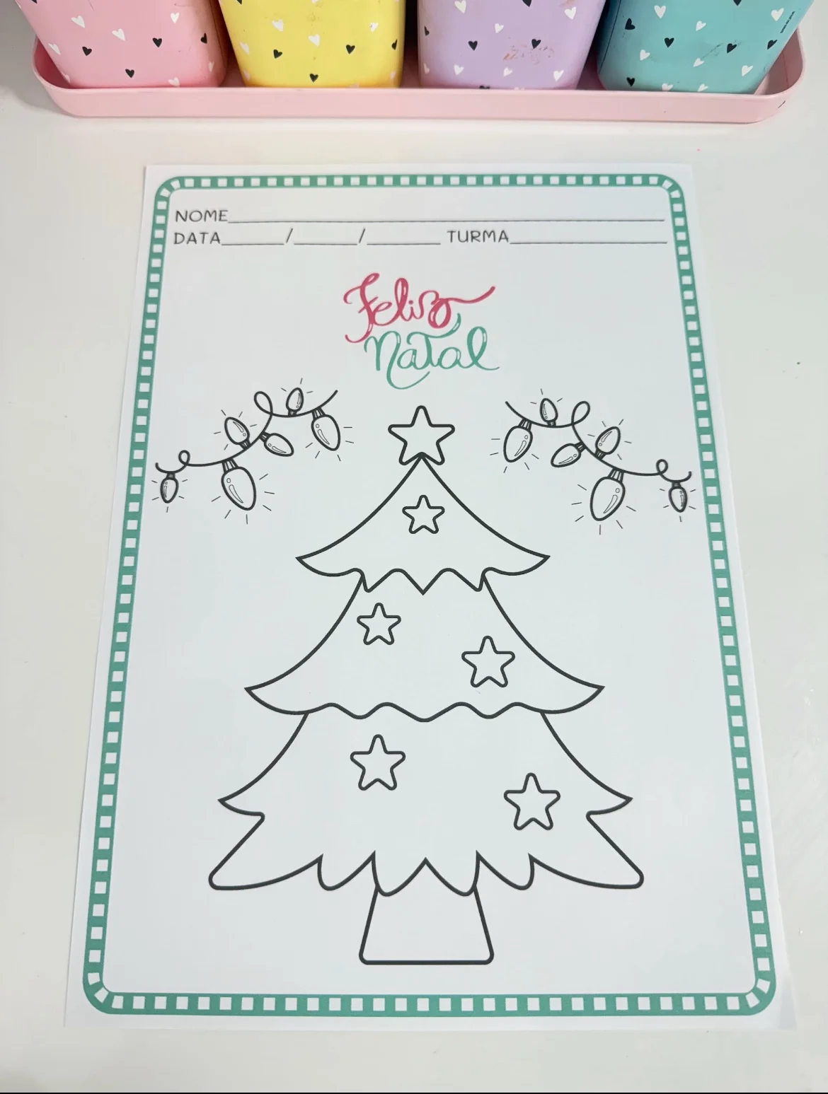 Atividades de colorir de Natal — amostra 1: Livro com 10 páginas com o tema Natal para colorir, aproveite o valor promocional