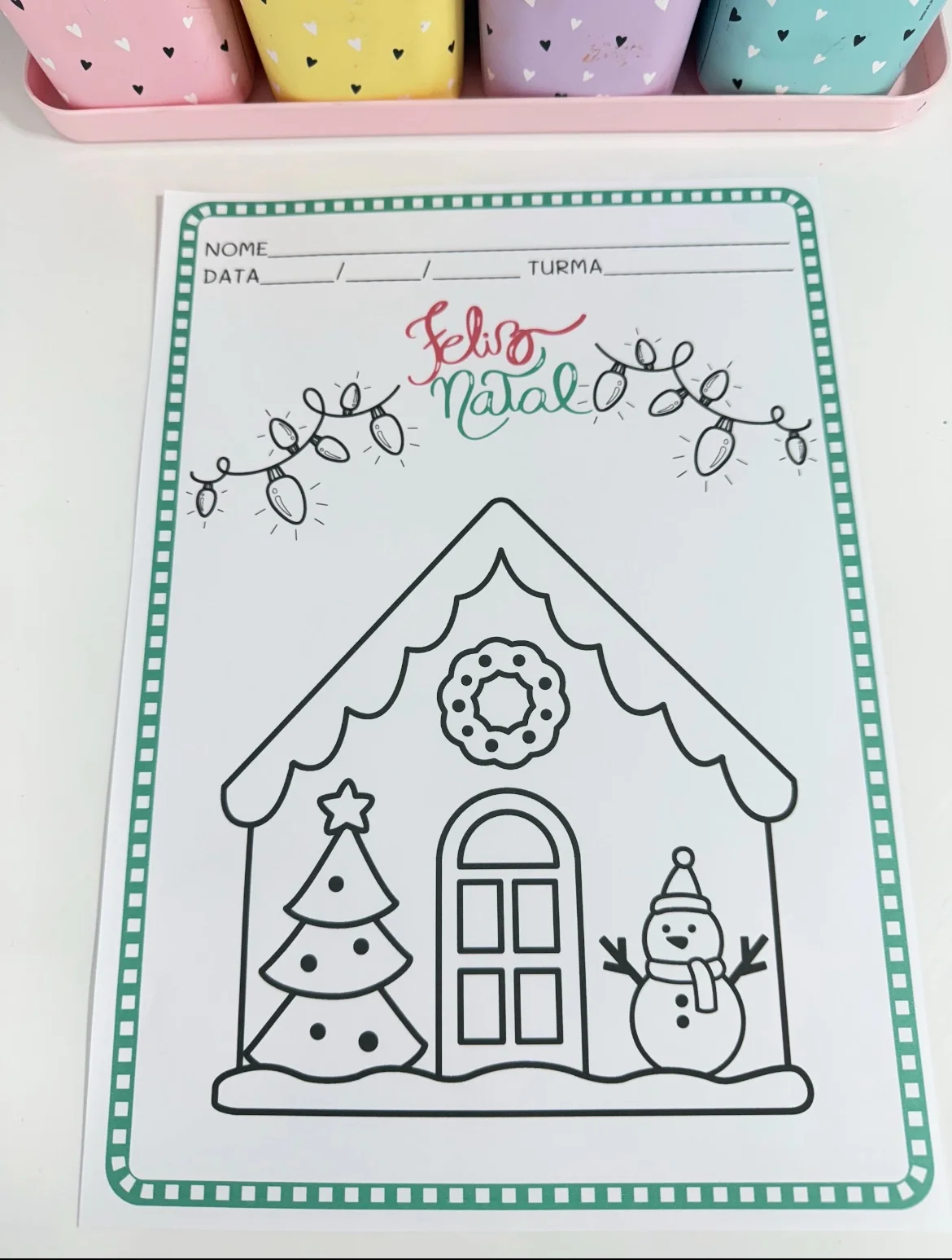 Atividades de colorir de Natal — amostra 3: Livro com 10 páginas com o tema Natal para colorir, aproveite o valor promocional