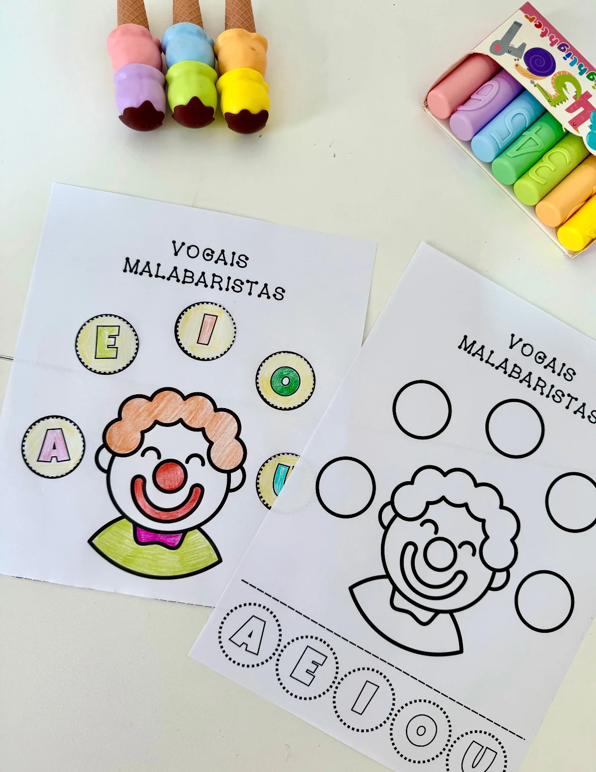 Atividades Números e Vogais – Educação Infantil — amostra 2: Kit com 2 atividades lúdicas para trabalhar números e vogais…