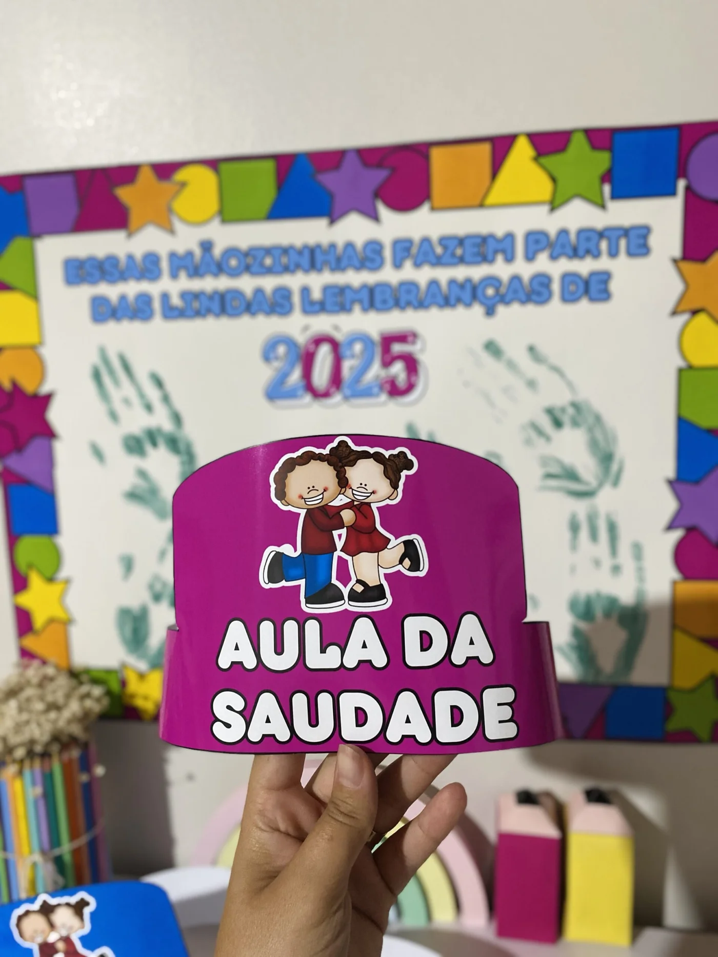 Aula da saudade — amostra 1: Painel “Carimbo das Mãozinhas – Aula da Saudade” ✨ Este painel foi criado especialmente para o…