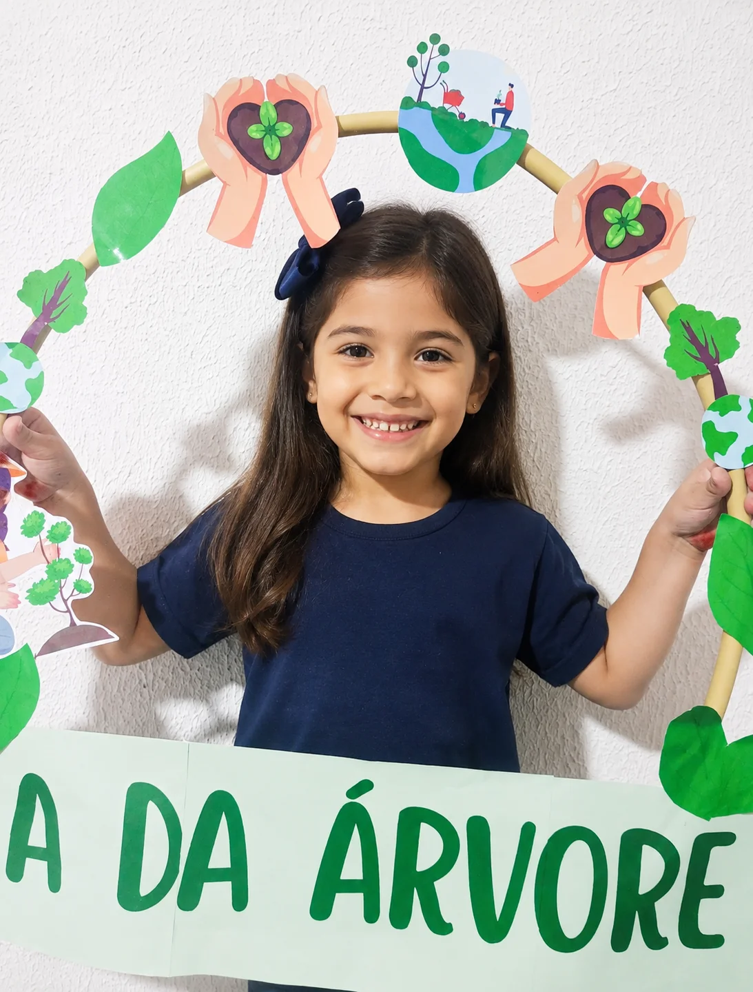 Bambolê Decorativo Dia da Árvore 🌳 Conscientização — amostra 2: Bambolê, com ilustrações de folhas, planeta Terra, mãos…