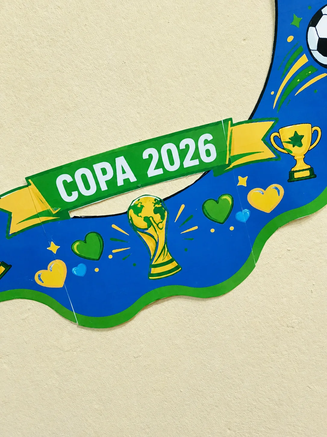 Bambolê Fotográfico - Copa 2026 – PDF para Imprimir — amostra 3: Entre no clima da torcida com esta moldura vibrante…